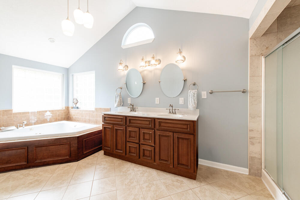 Owner's Bathroom!