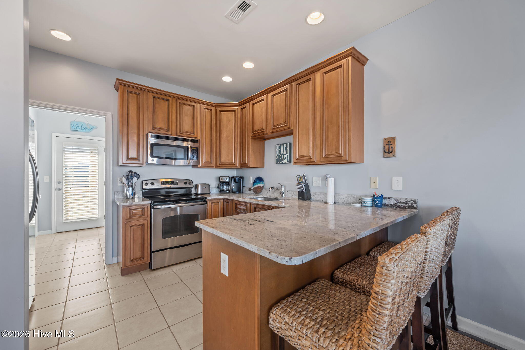 100560974 | Photo 12