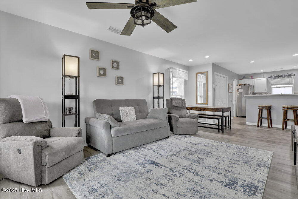 100543816 | Photo 11