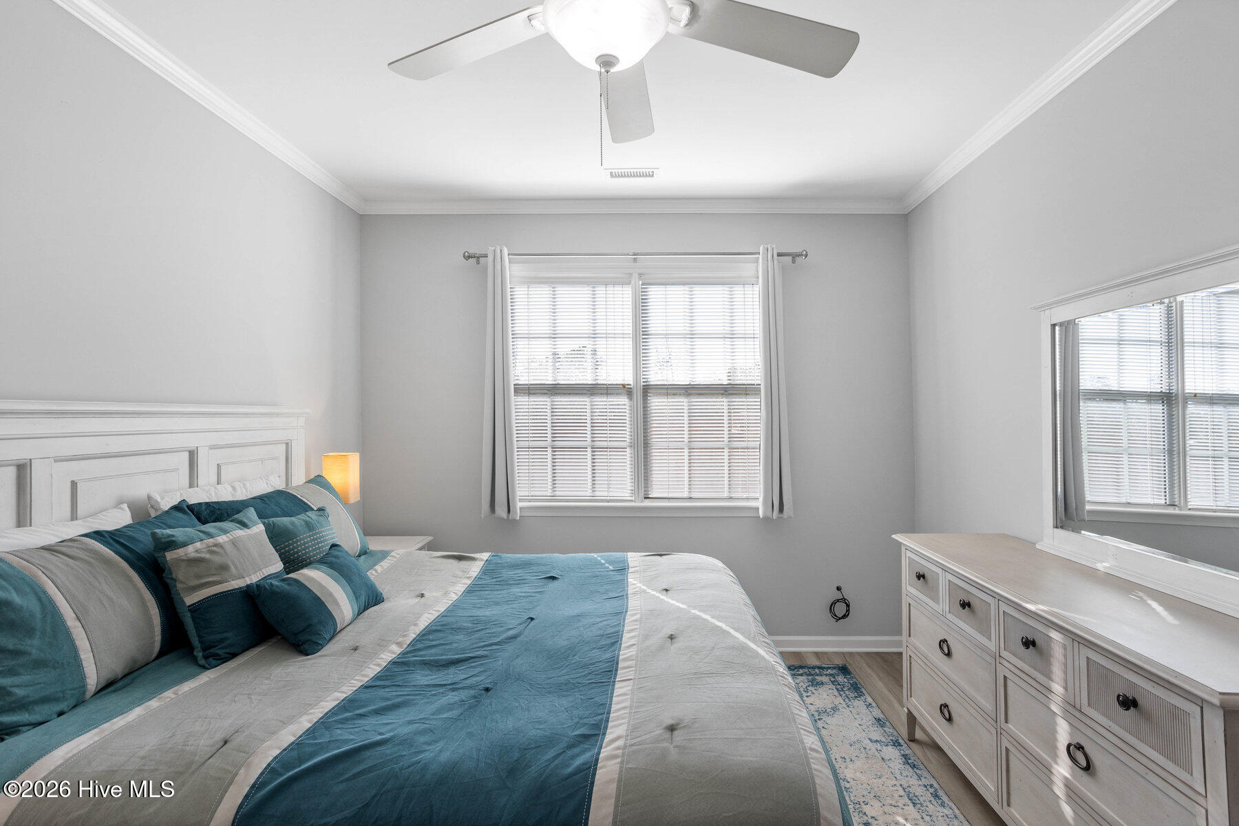 100557830 | Photo 16