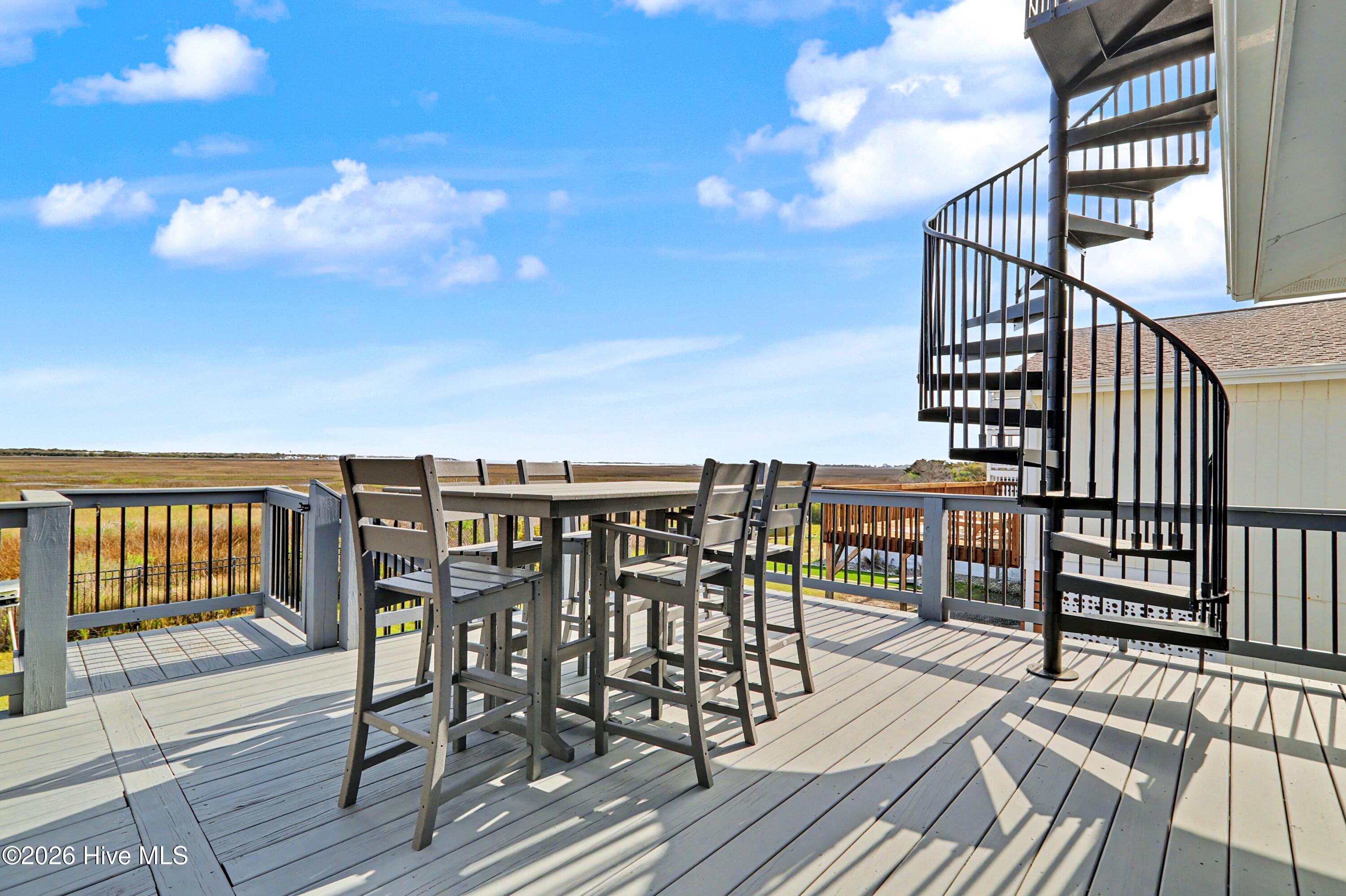 100563218 | Photo 25