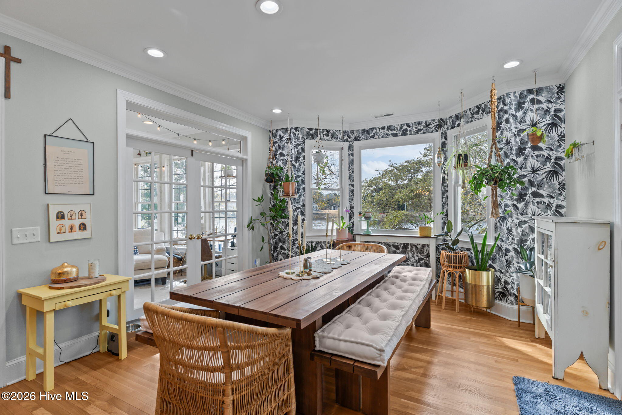 100556874 | Photo 23