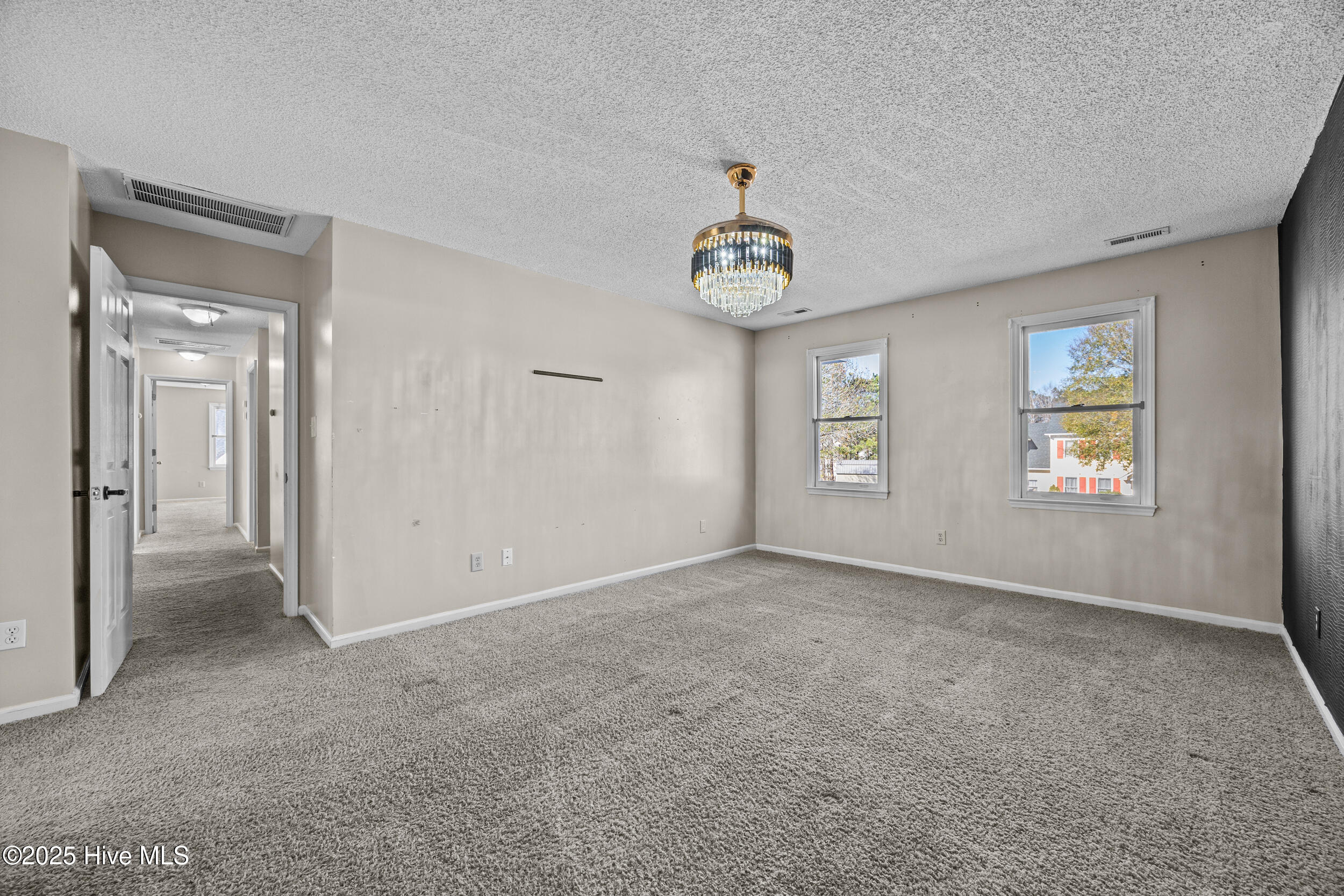 100545439 | Photo 20