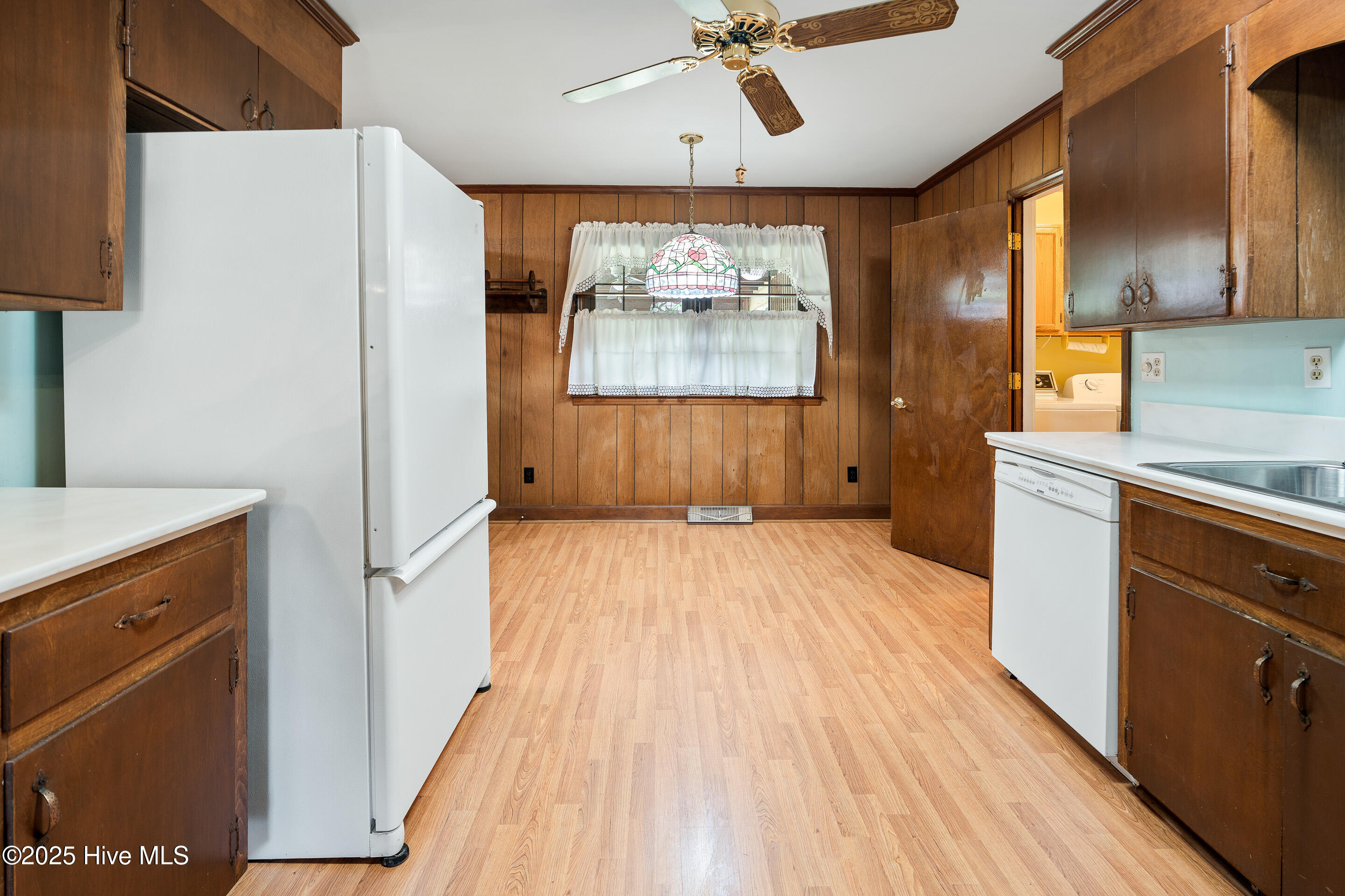 100536869 | Photo 34