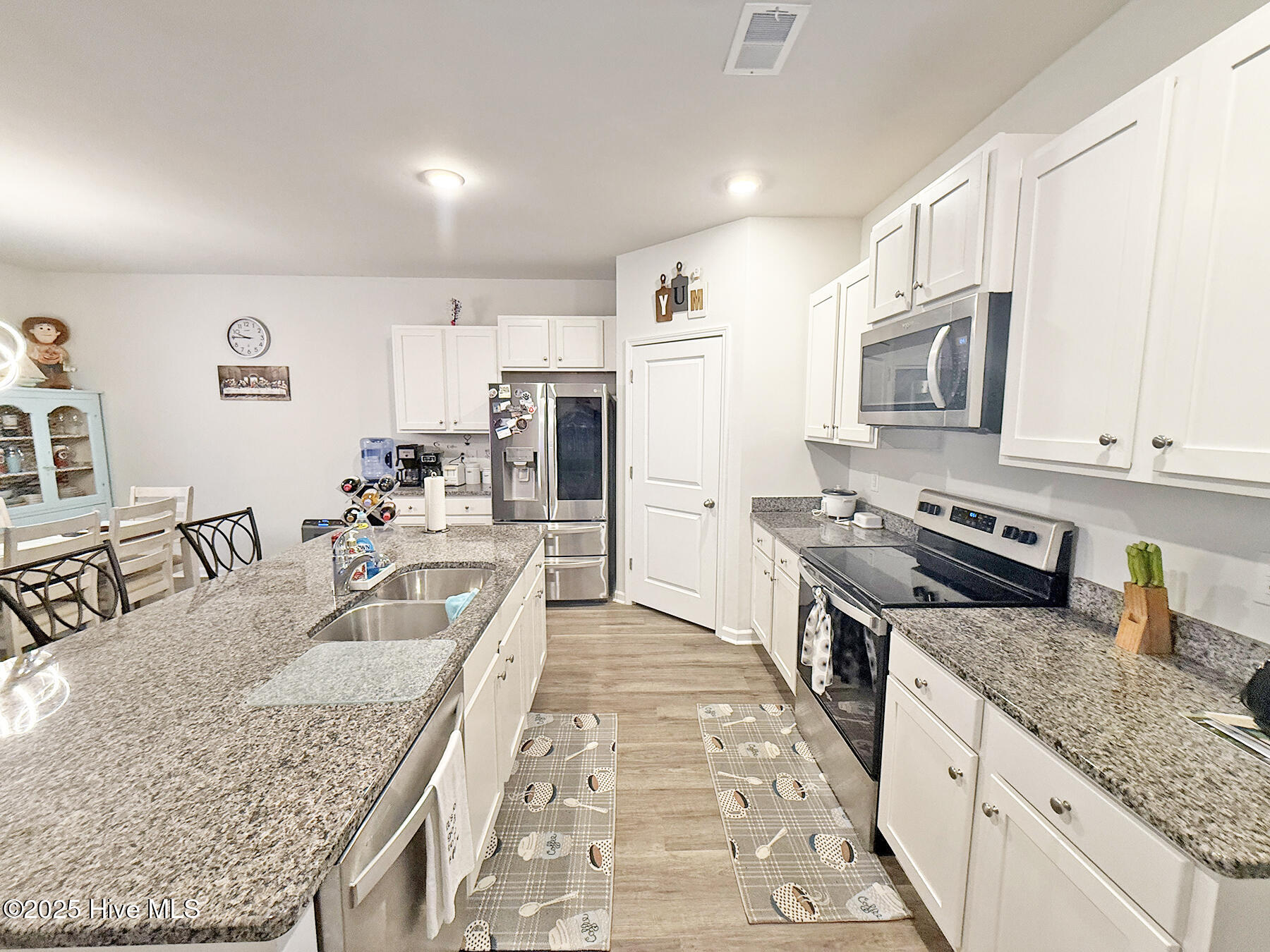 100544374 | Photo 17