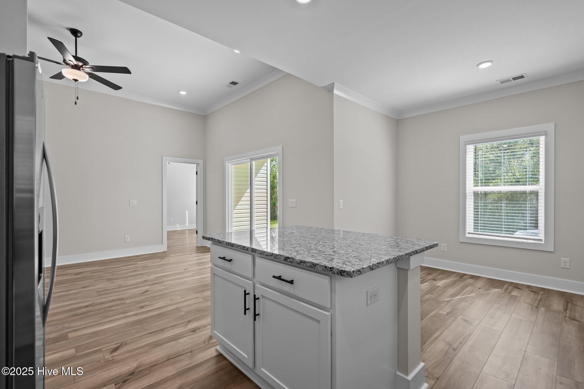 100544066 | Photo 16