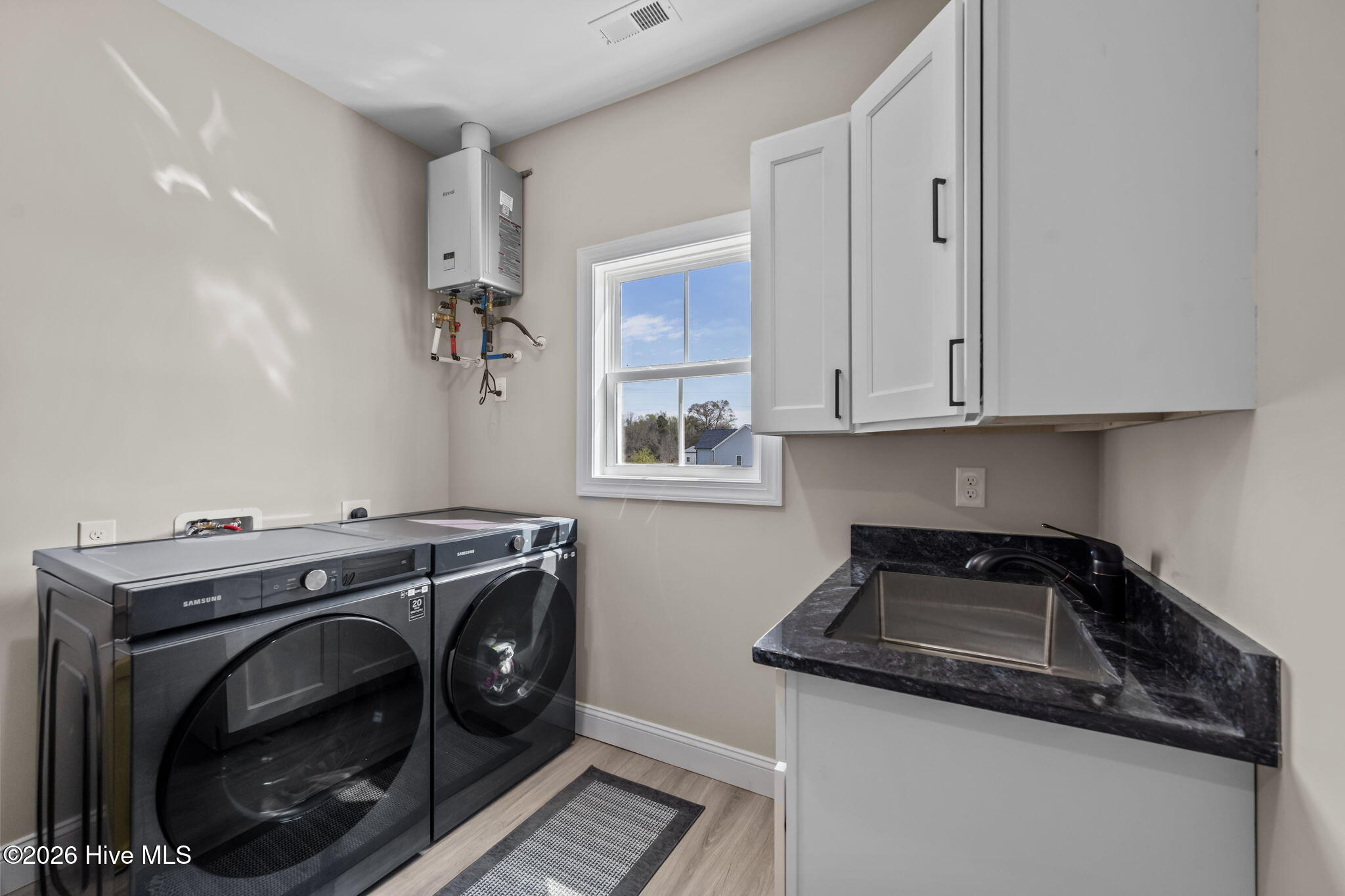 100564402 | Photo 33