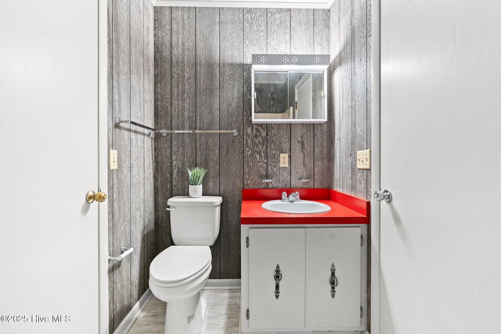 100537501 | Photo 30