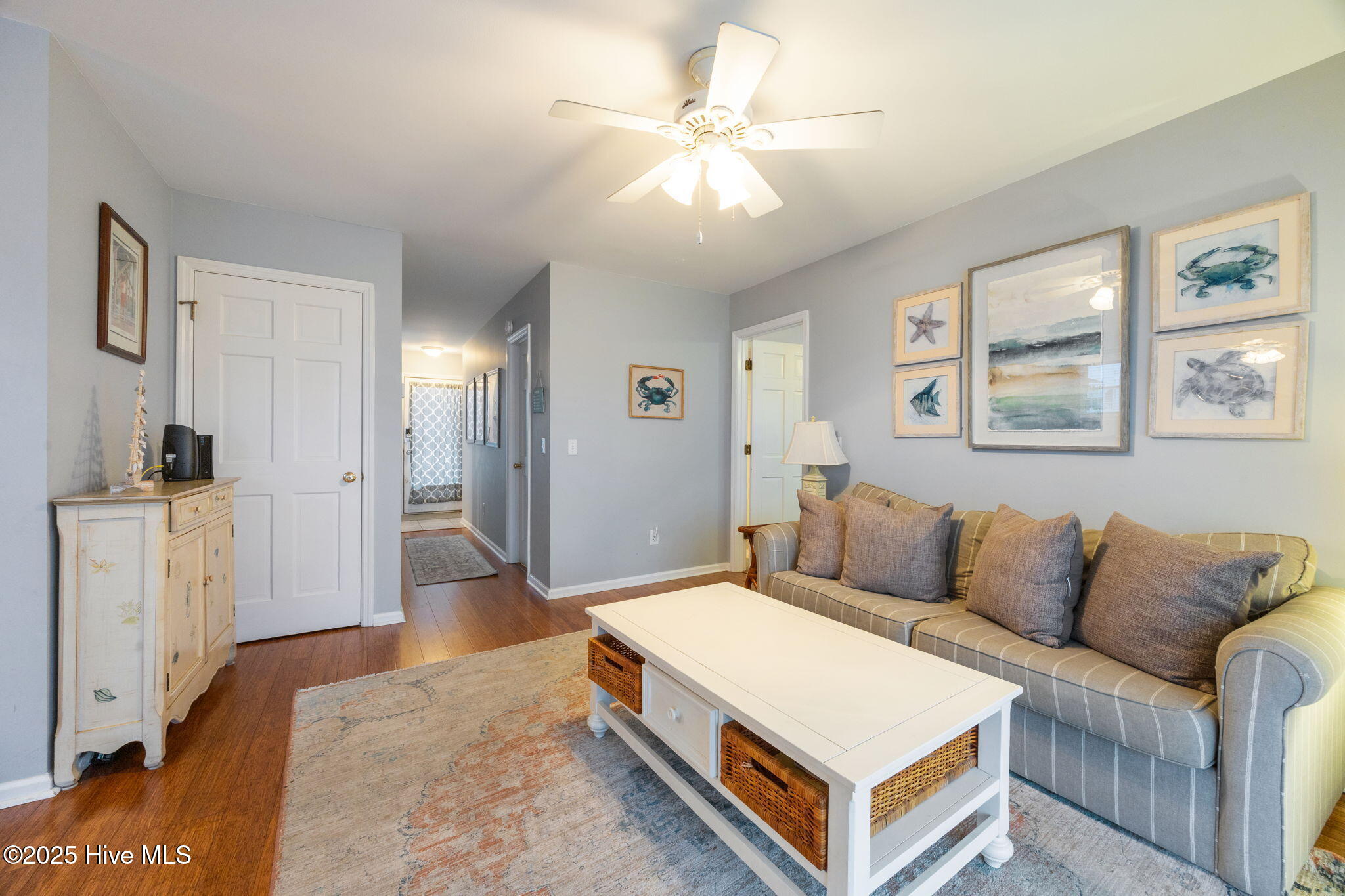 100567409 | Photo 40