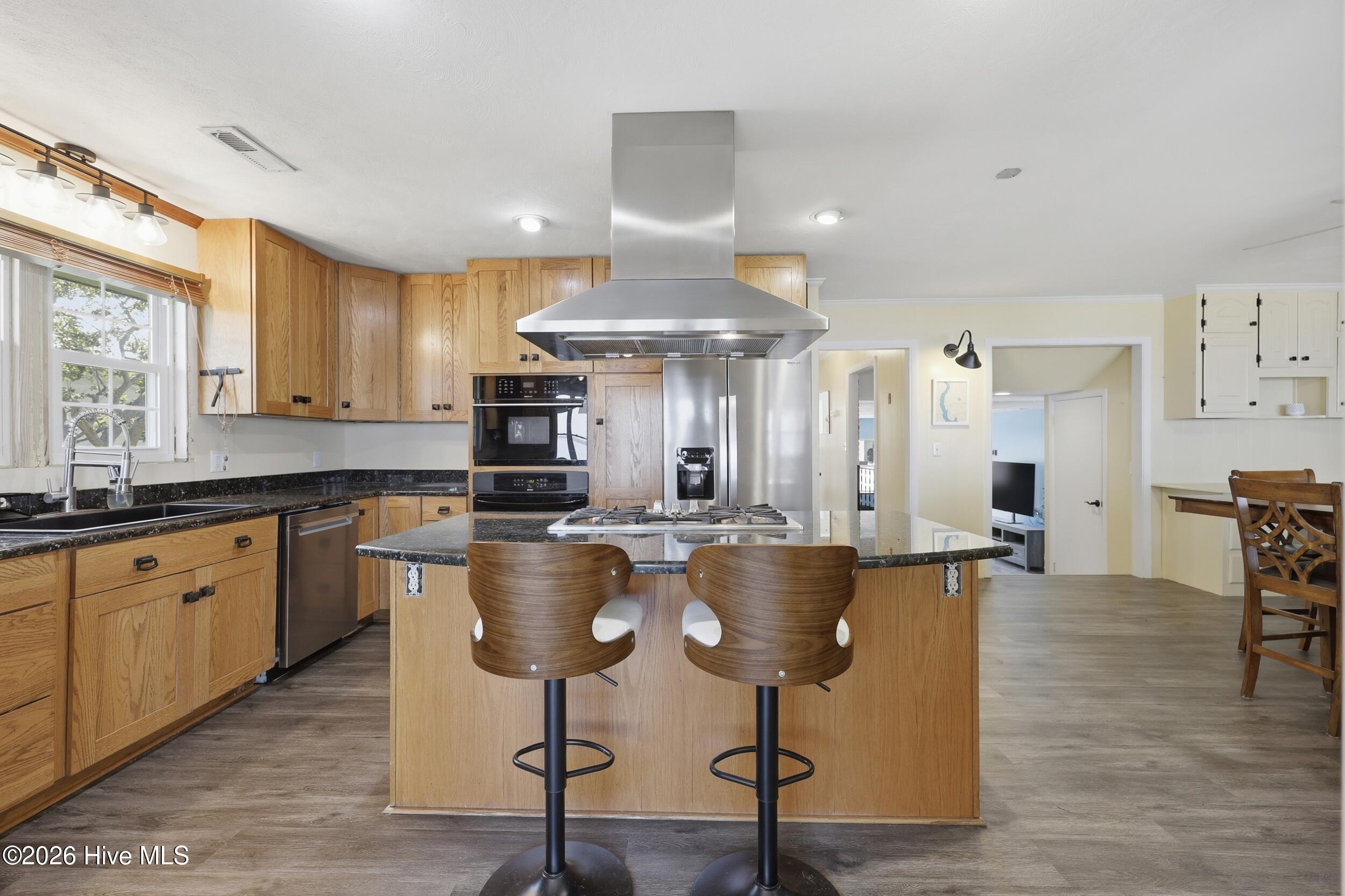 Granite counters, dining island
