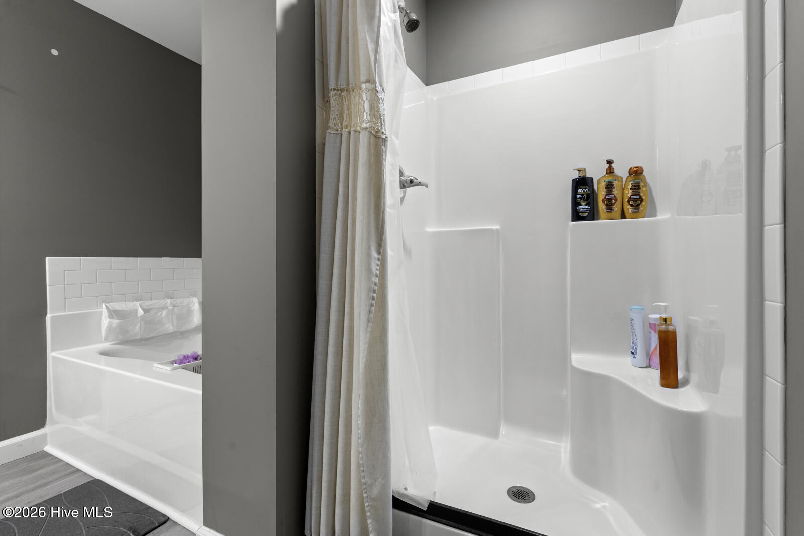 100562382 | Photo 13