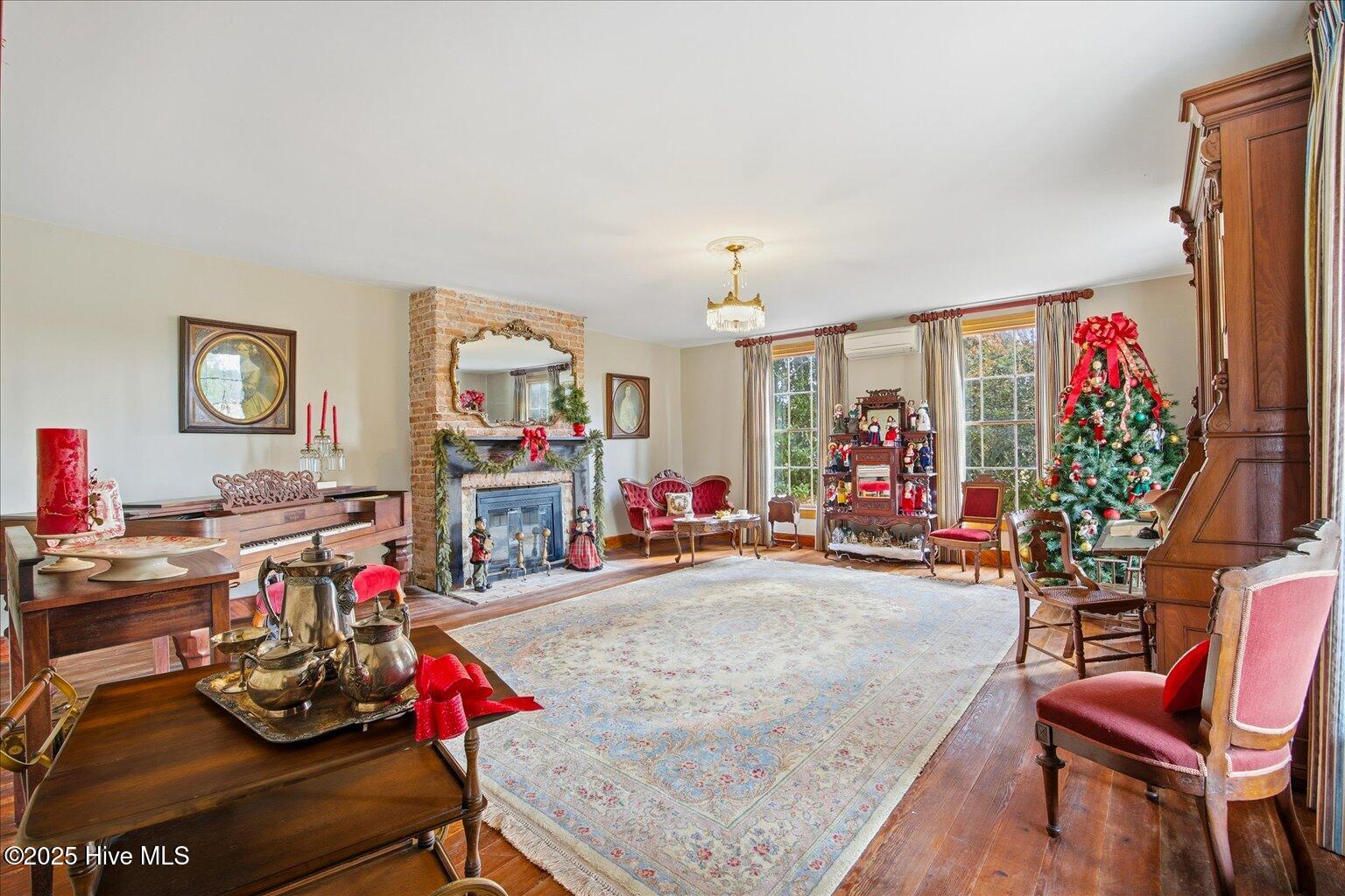 100545633 | Photo 28