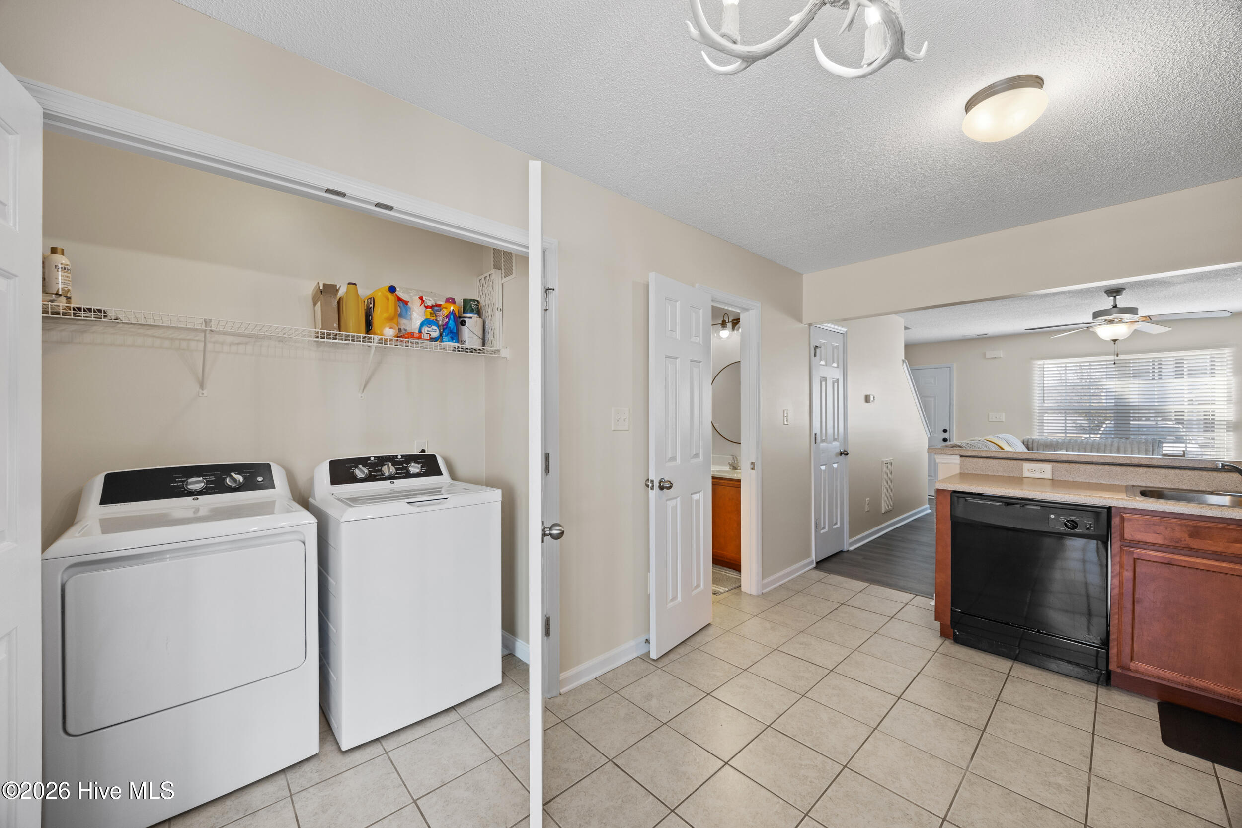 100554013 | Photo 15