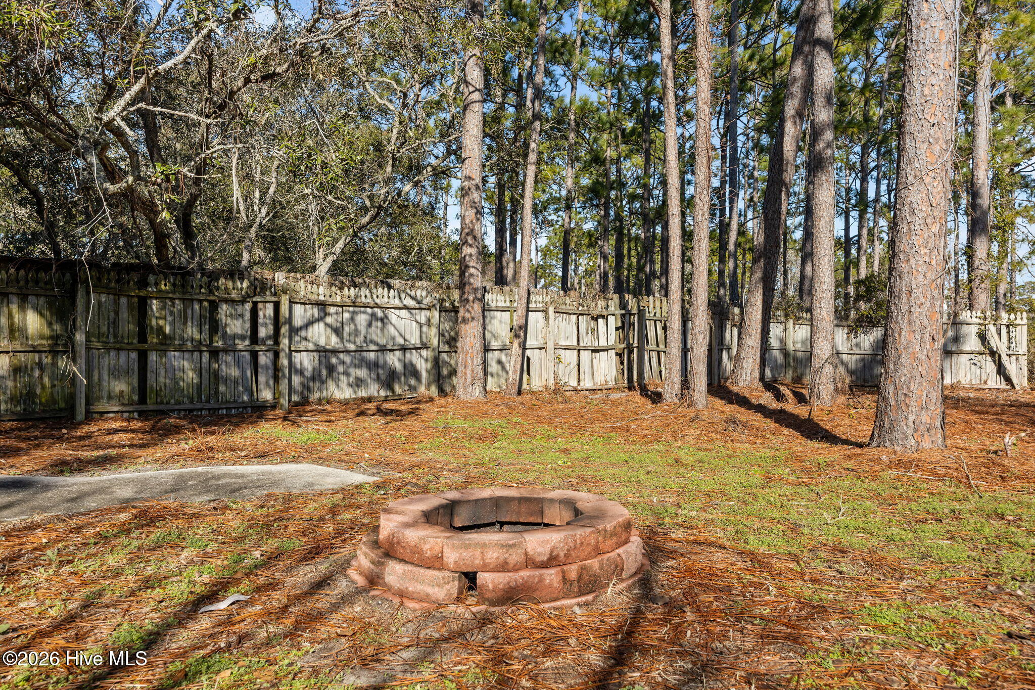 100550408 | Photo 32