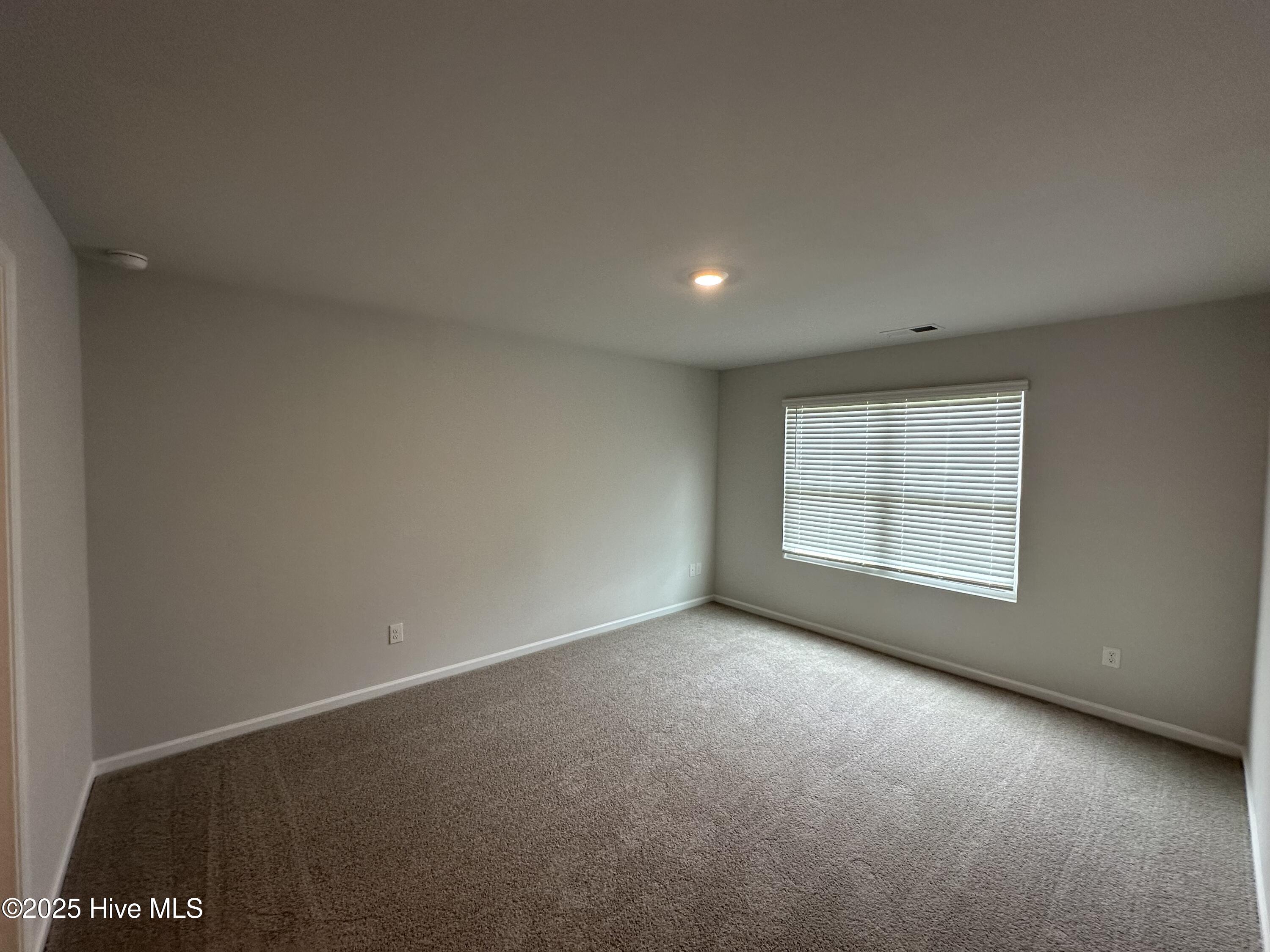 100547602 | Photo 16