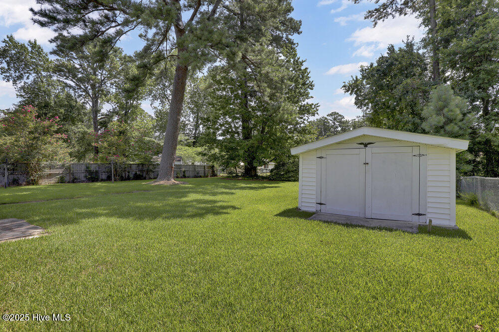 100549646 | Photo 22