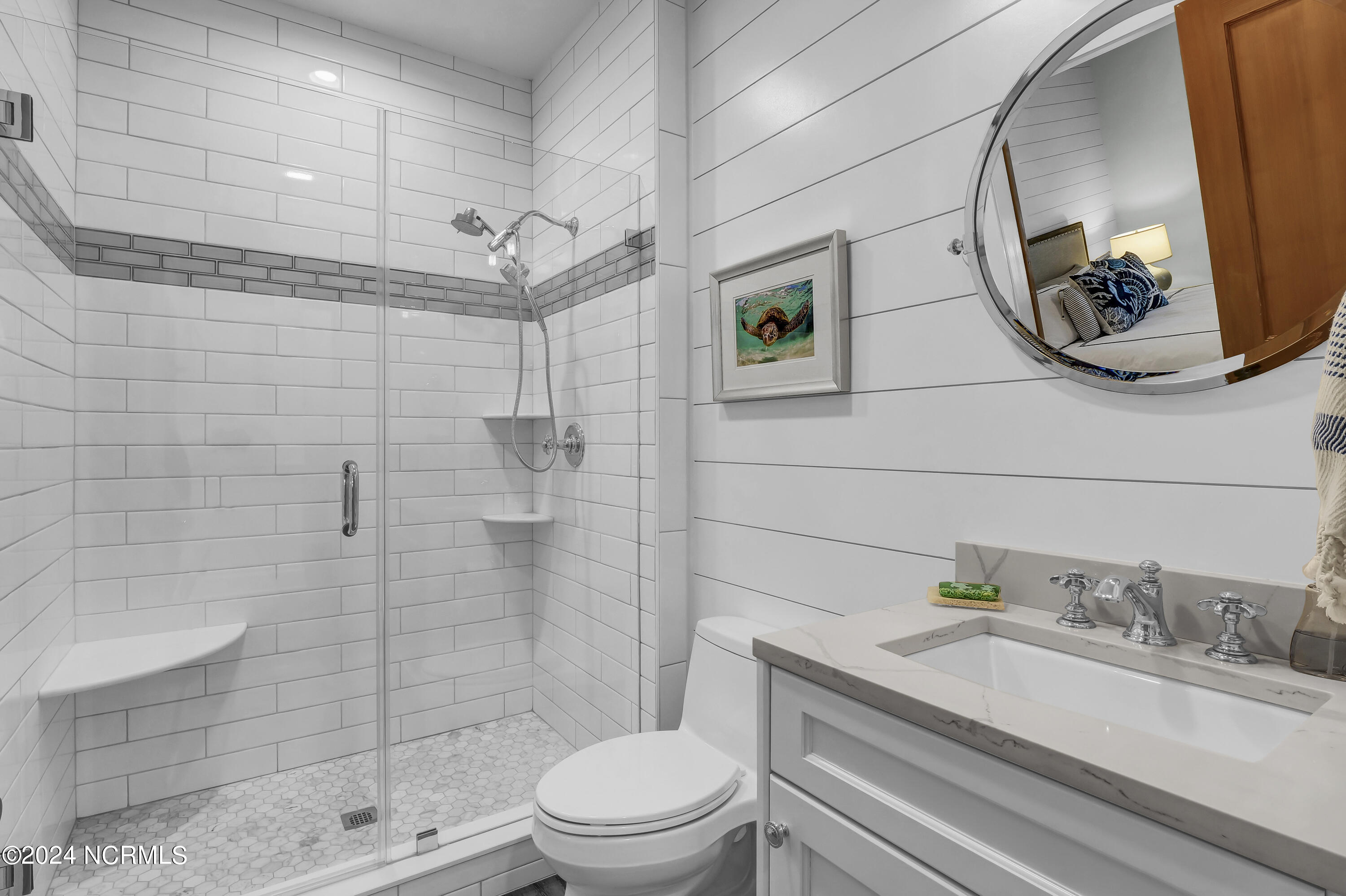 100468898 | Photo 23