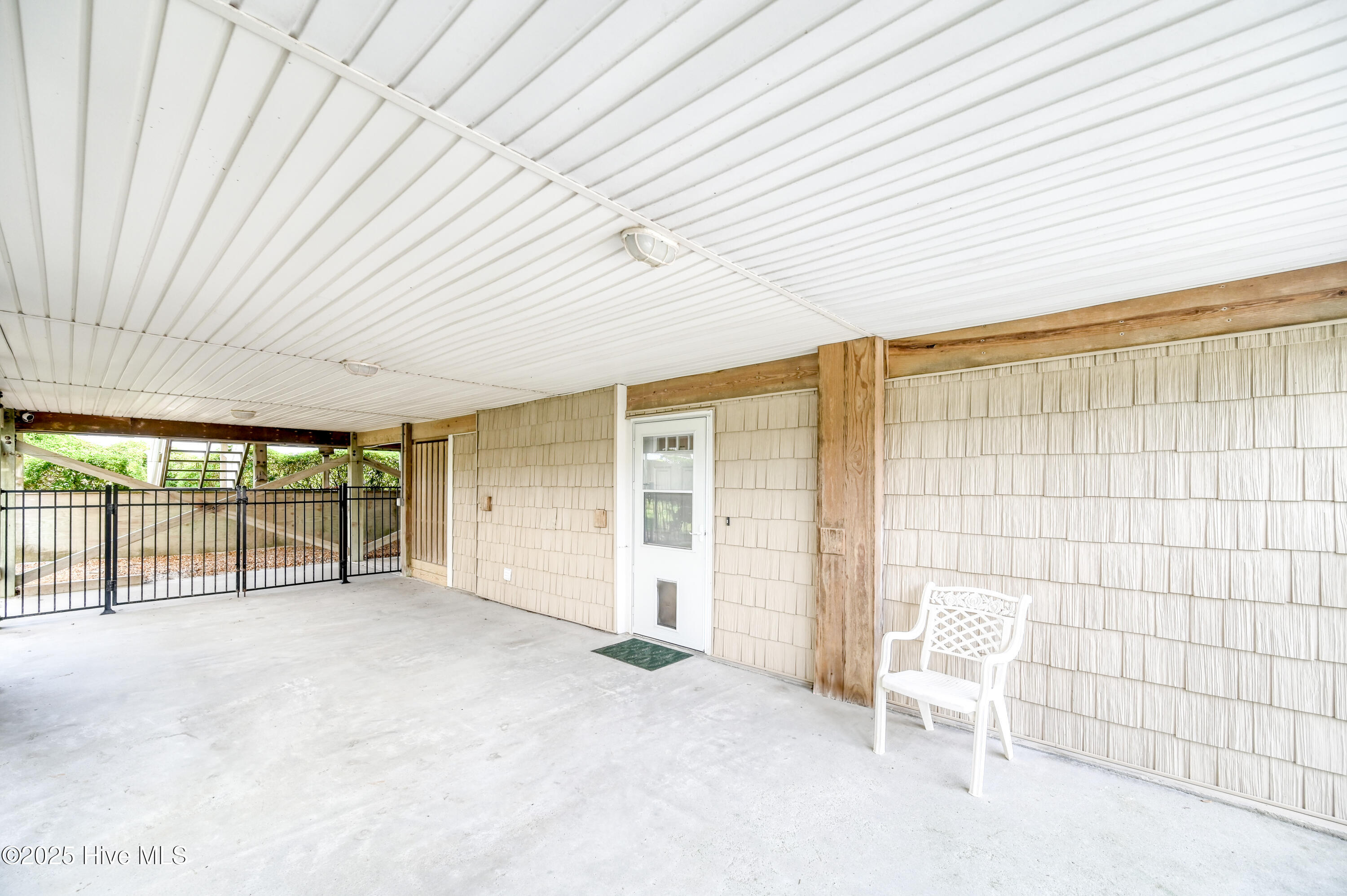 100524834 | Photo 39