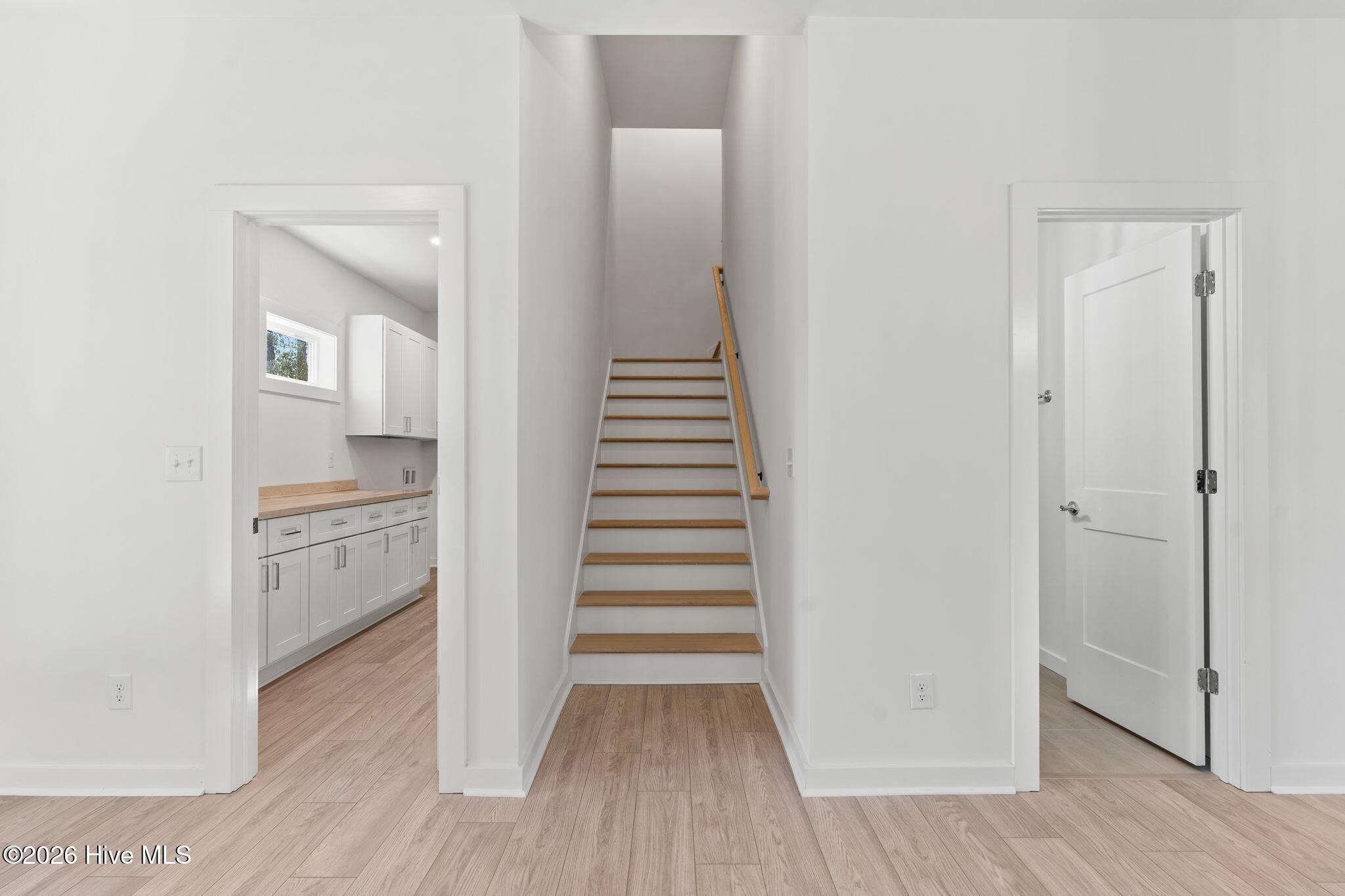 100559220 | Photo 36