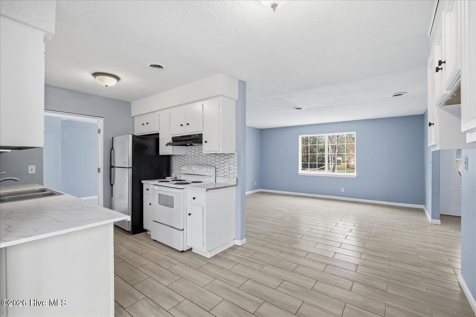 100555957 | Photo 18