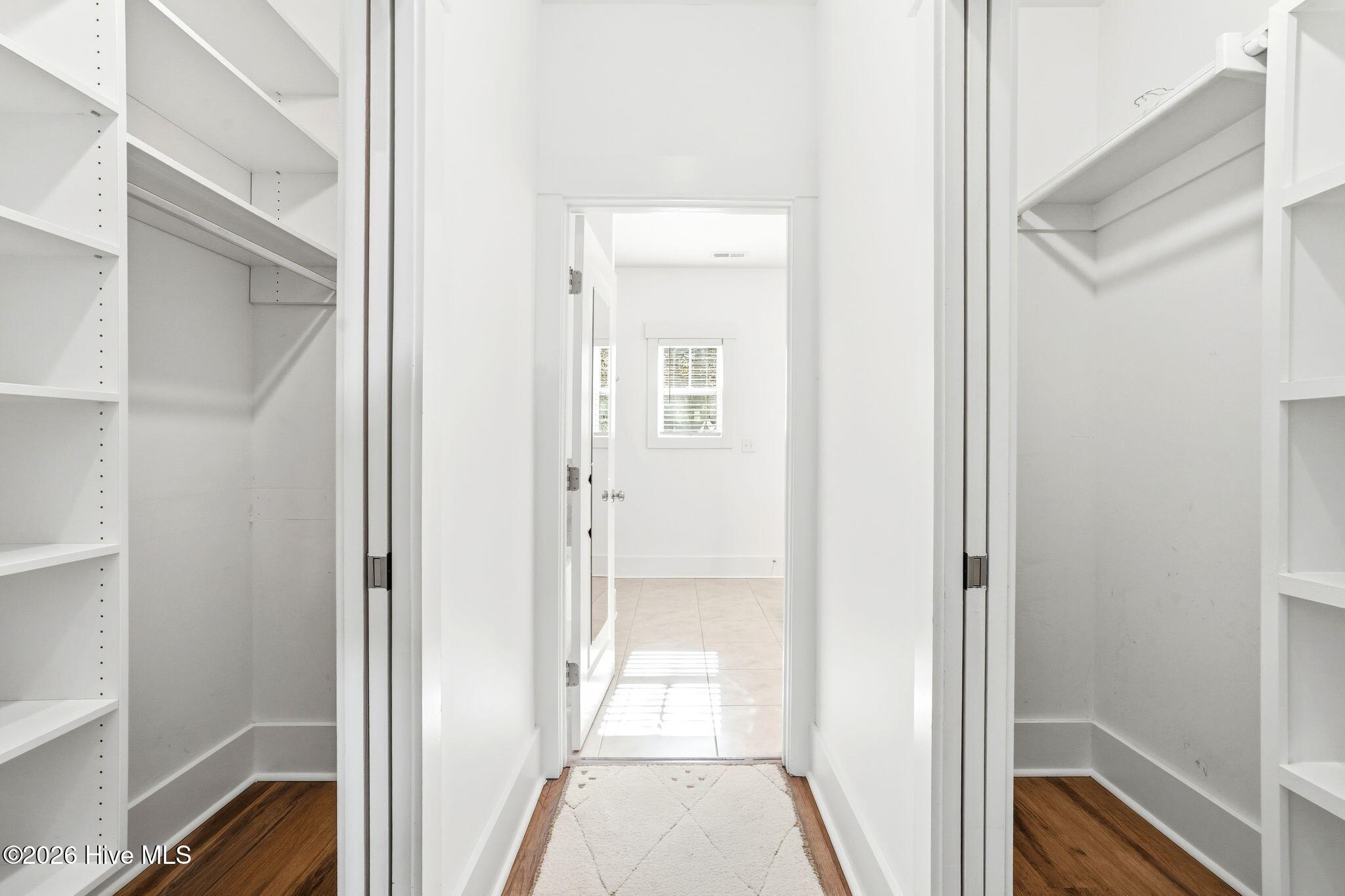 100565220 | Photo 36