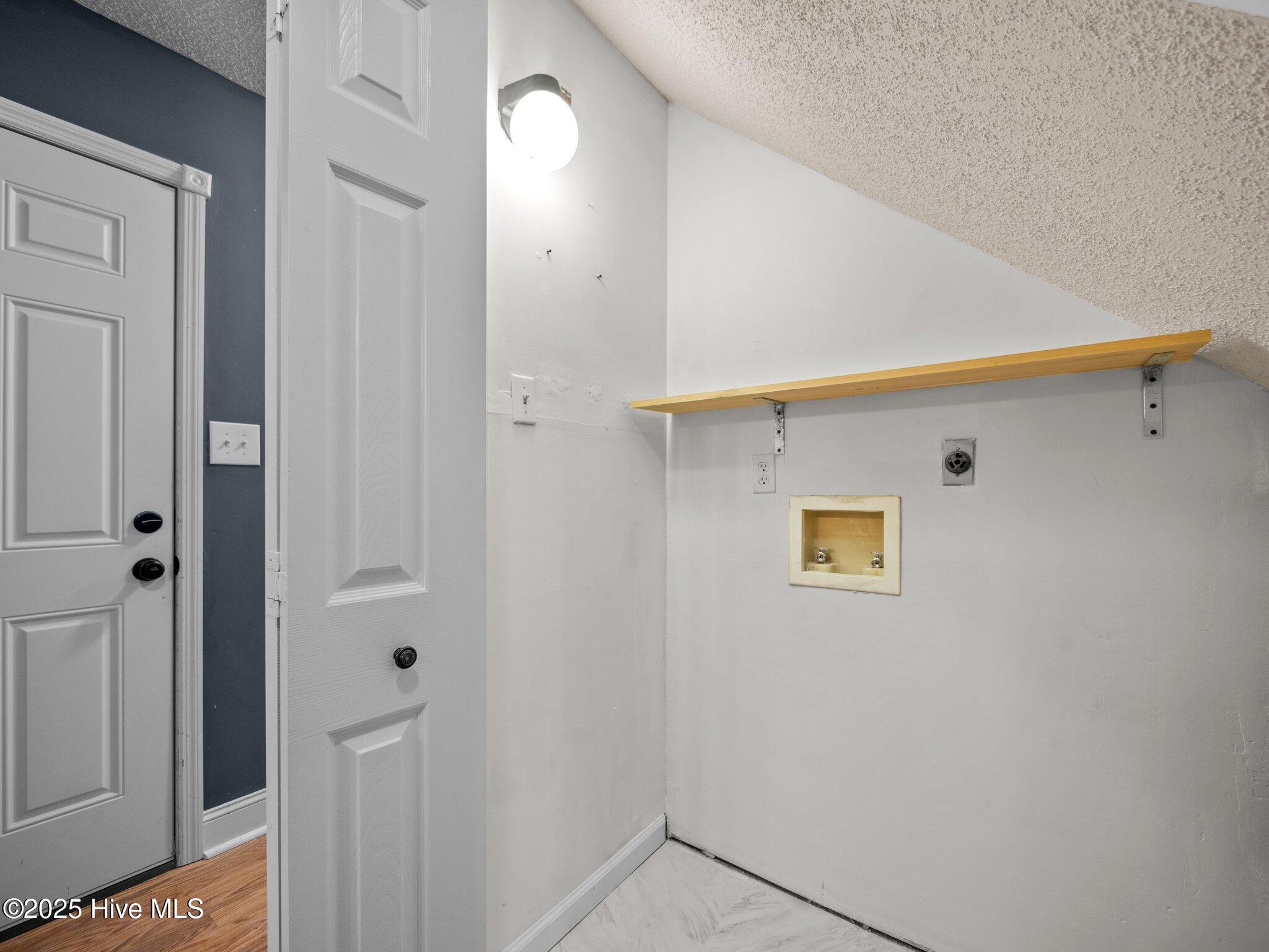 100559865 | Photo 21