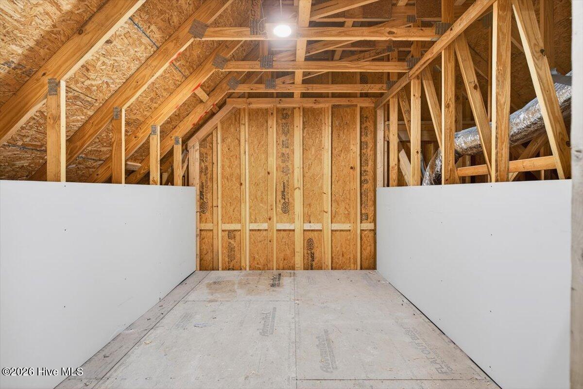 100508679 | Photo 38