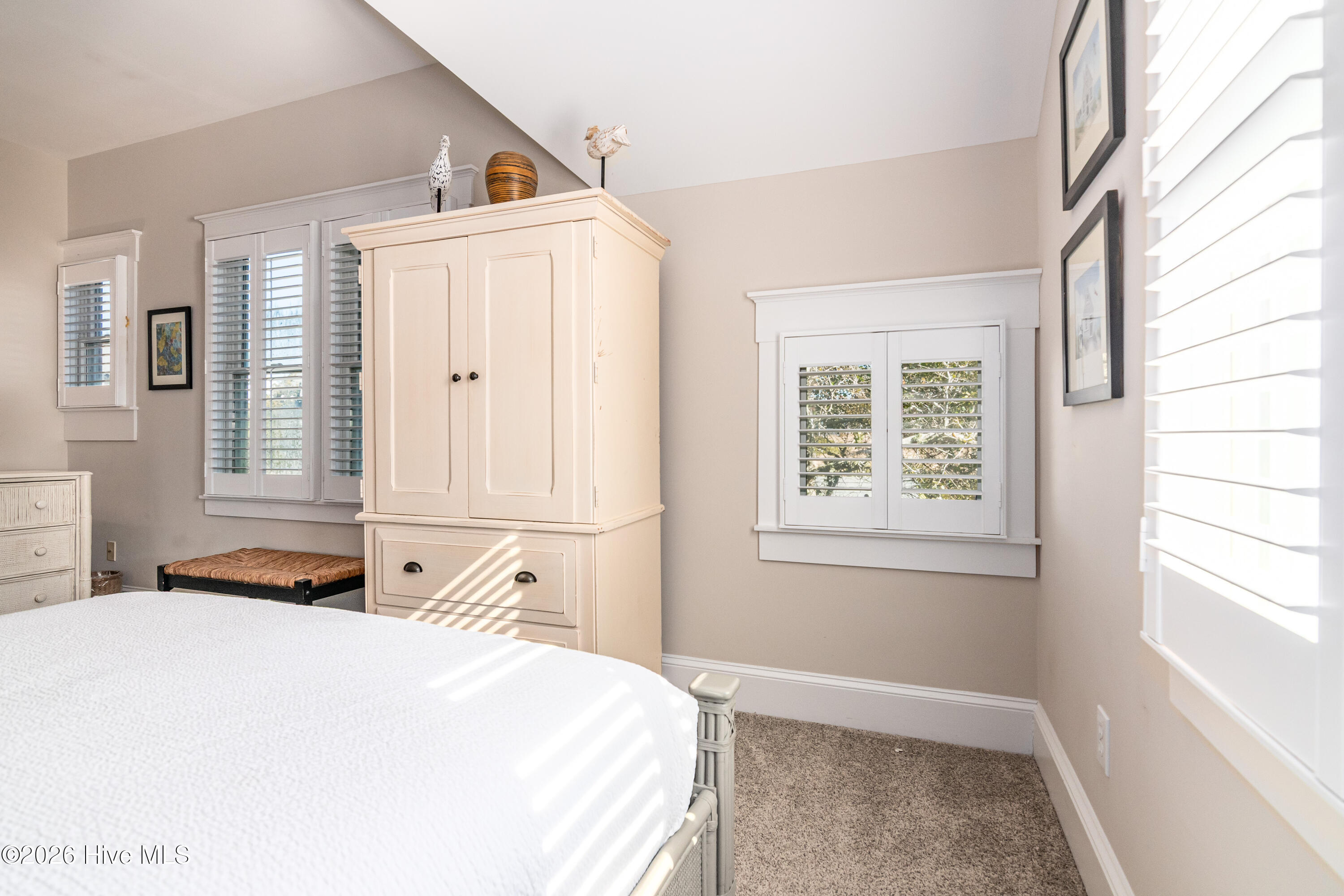 100553208 | Photo 33