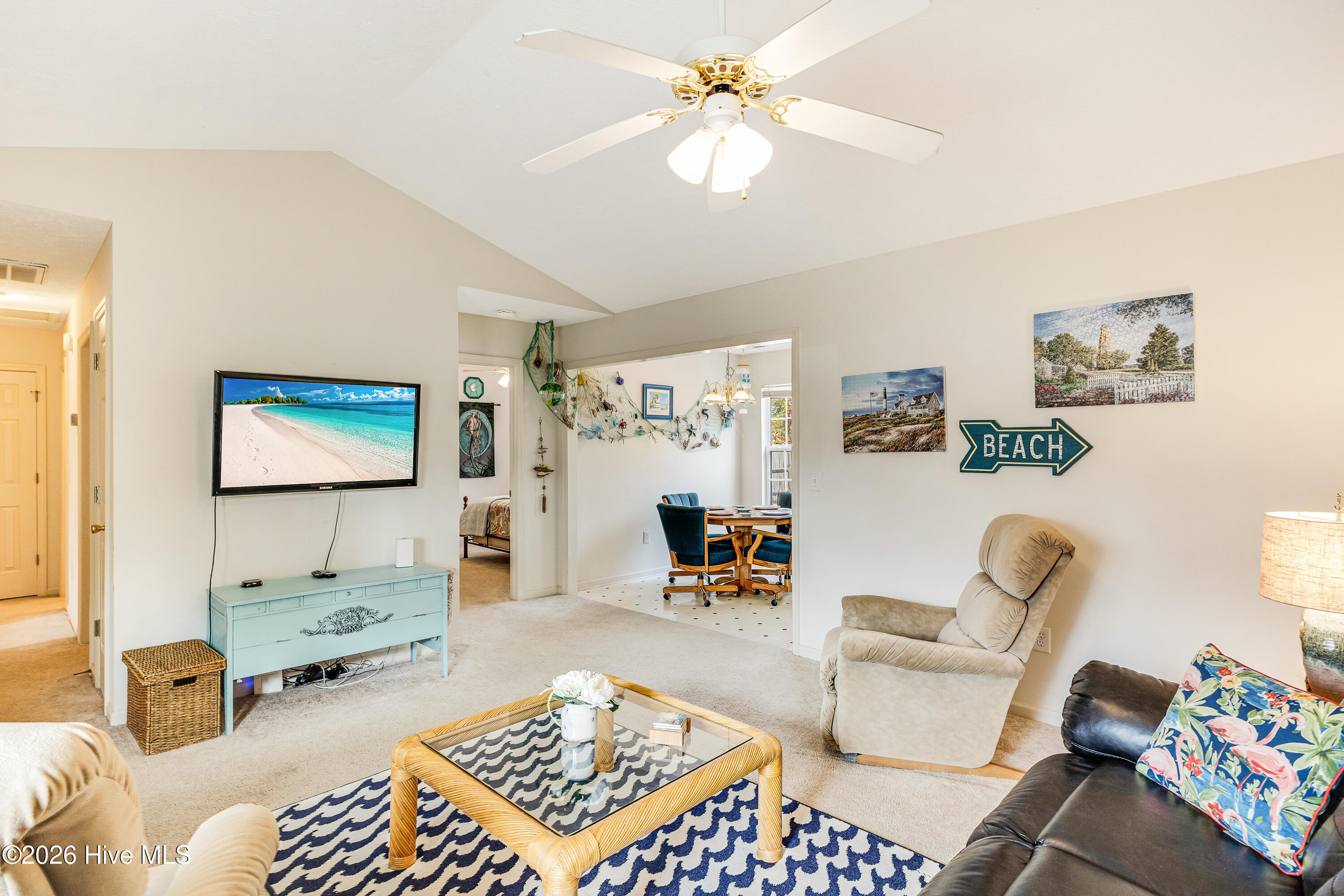 100558726 | Photo 11