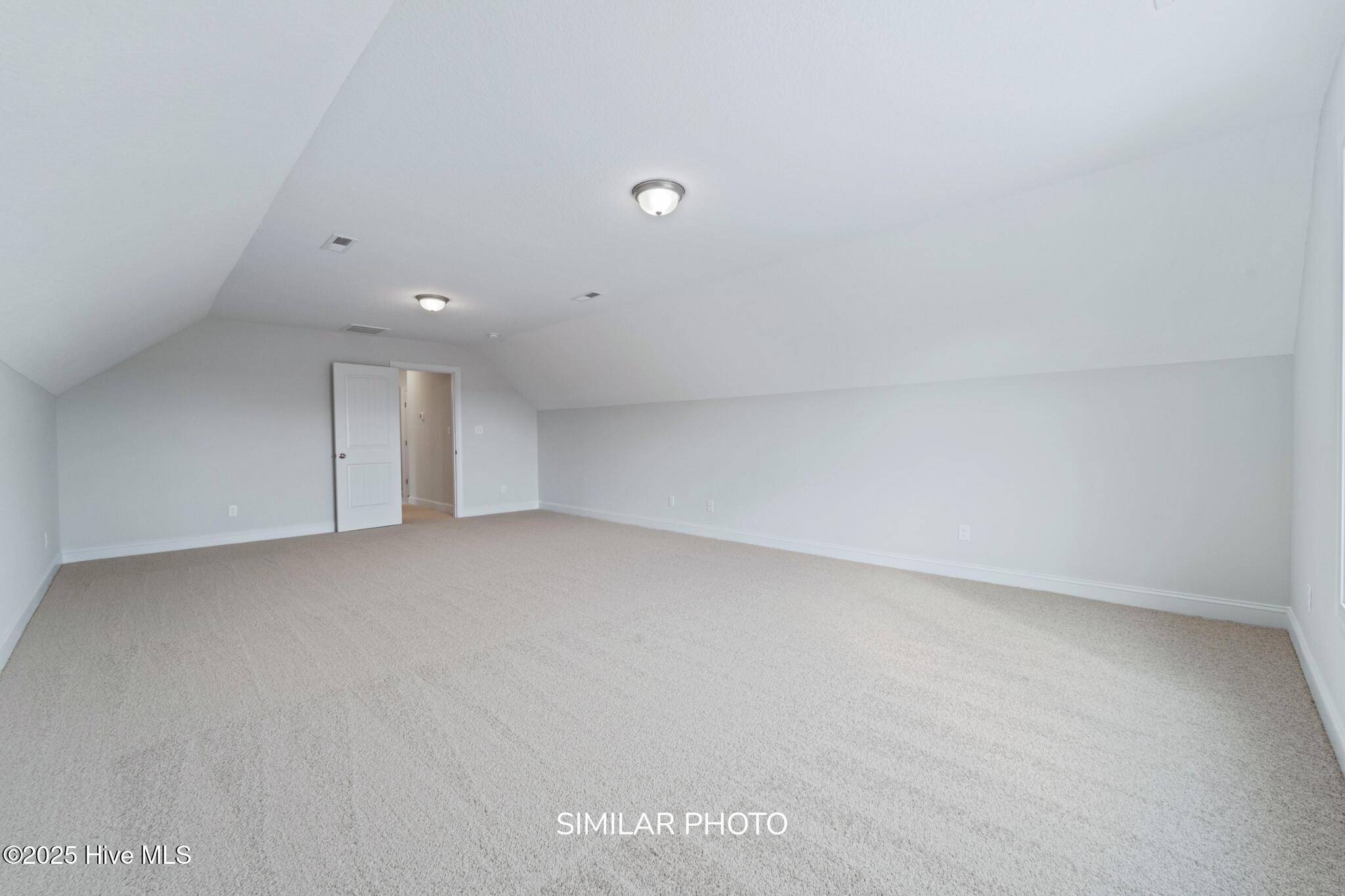 100542053 | Photo 41