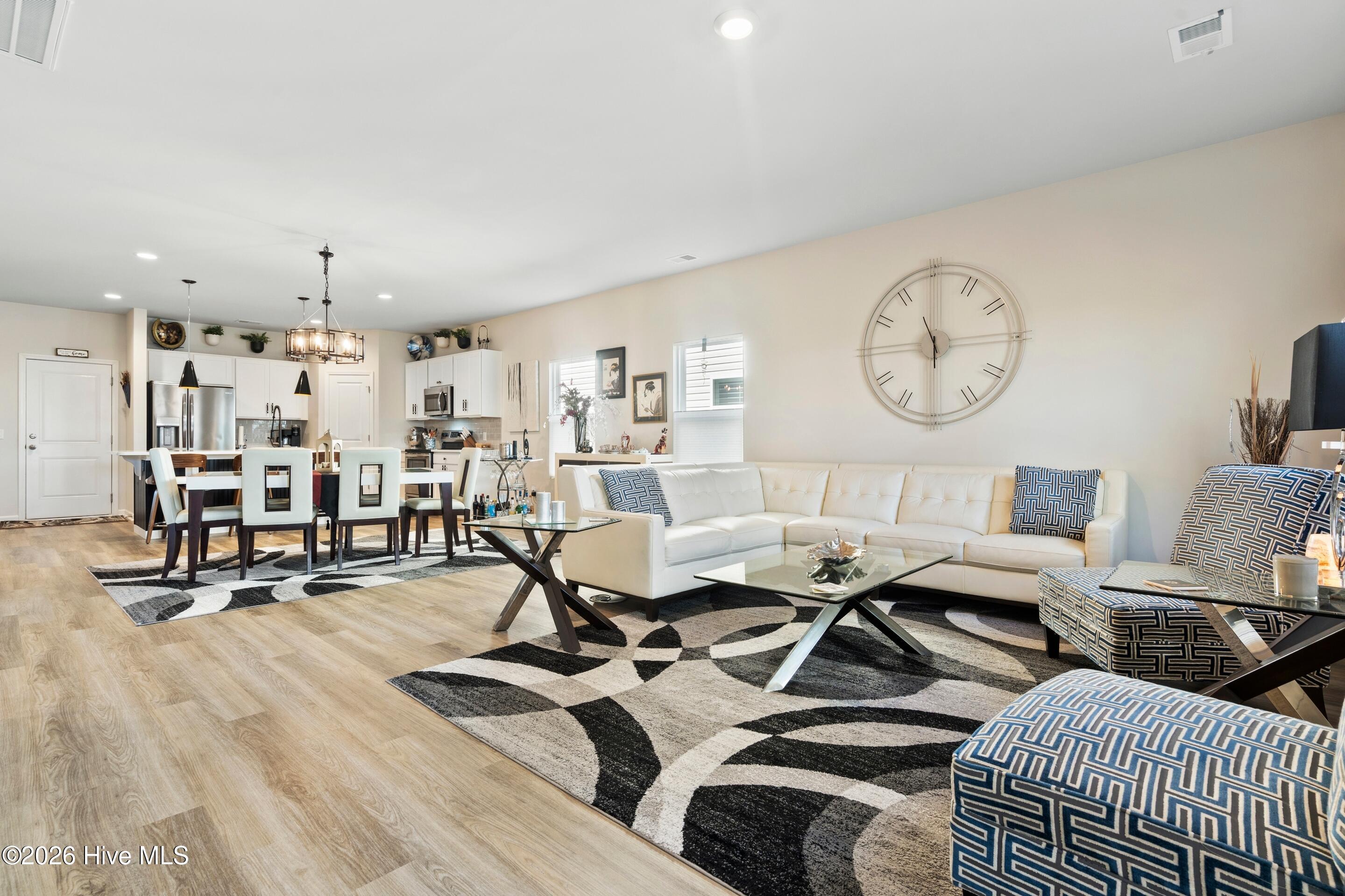 100550634 | Photo 17