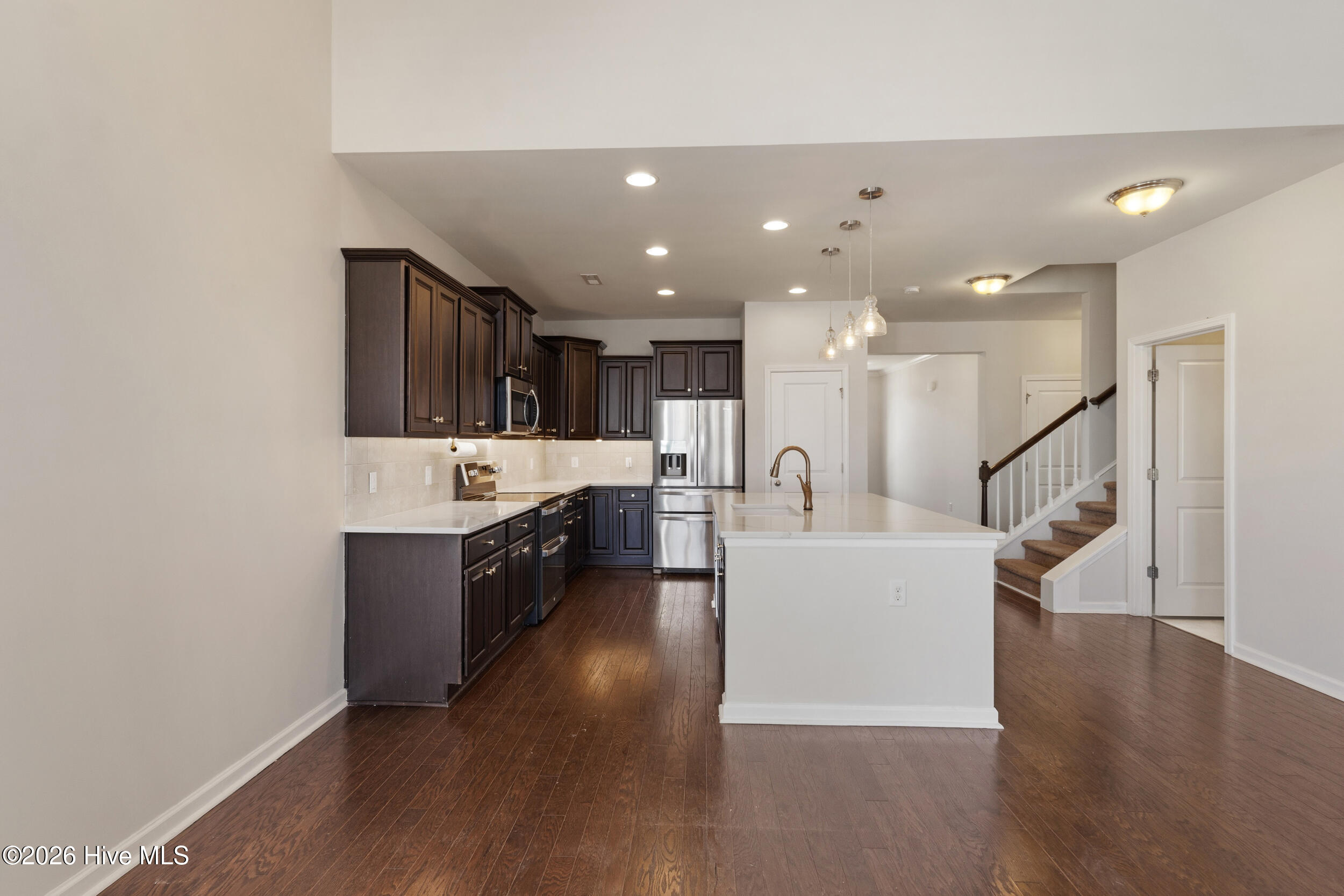 100561556 | Photo 15