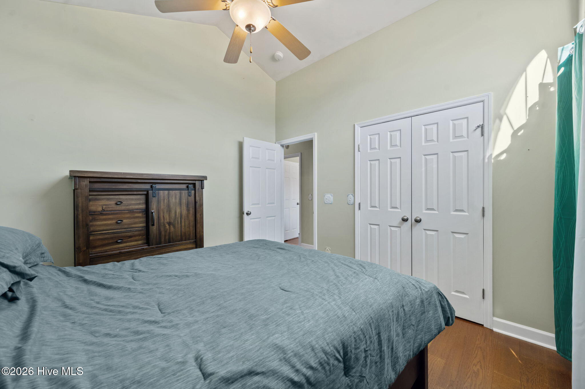 100547536 | Photo 16