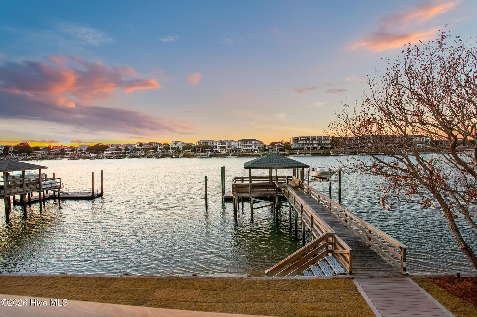 100550703 | Photo 10