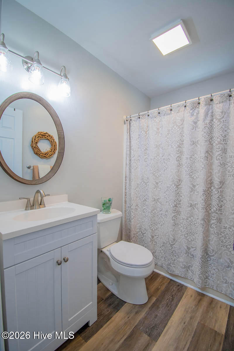 100569264 | Photo 21