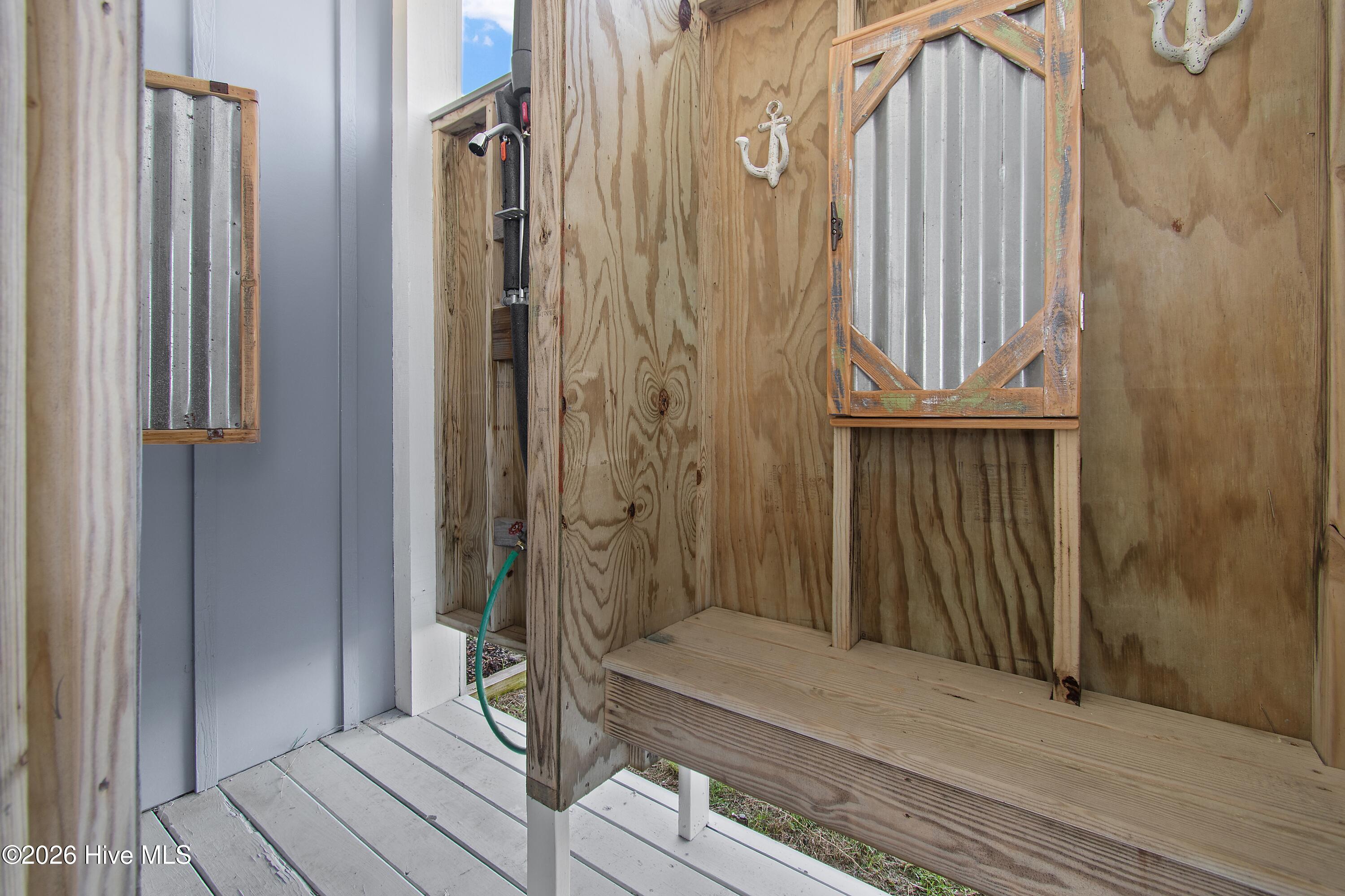 100567916 | Photo 44