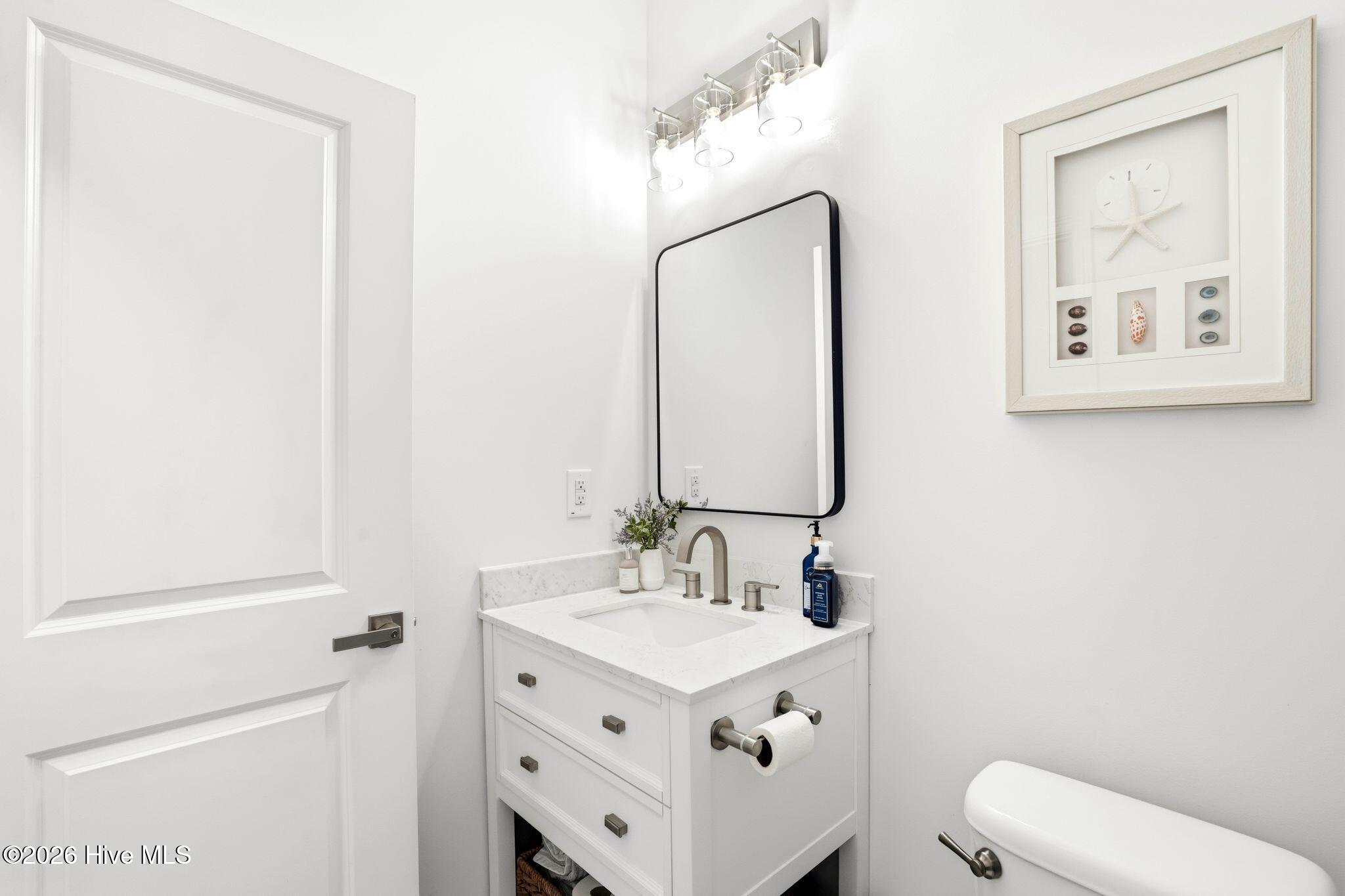 100566461 | Photo 43