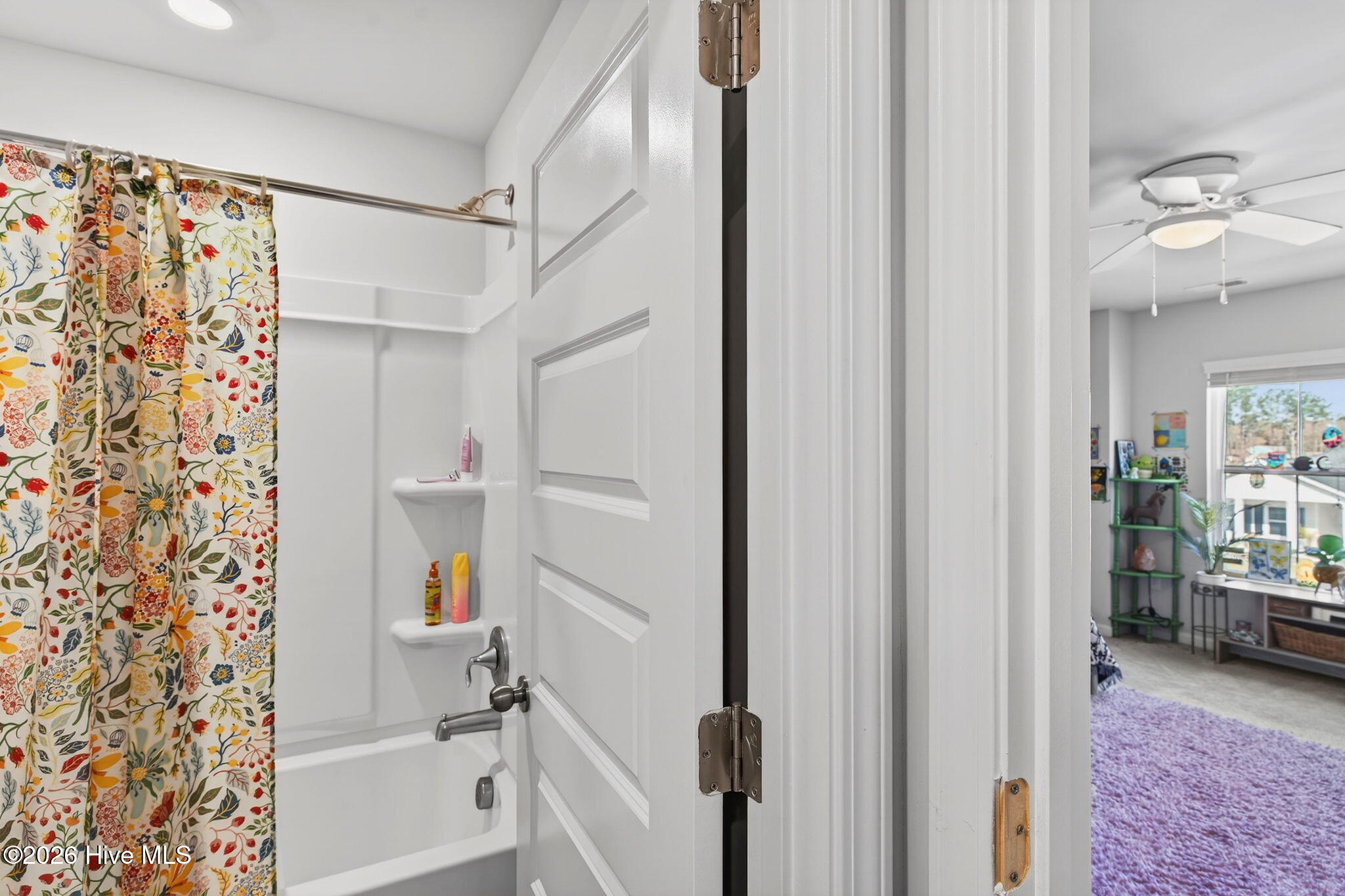 100559811 | Photo 35