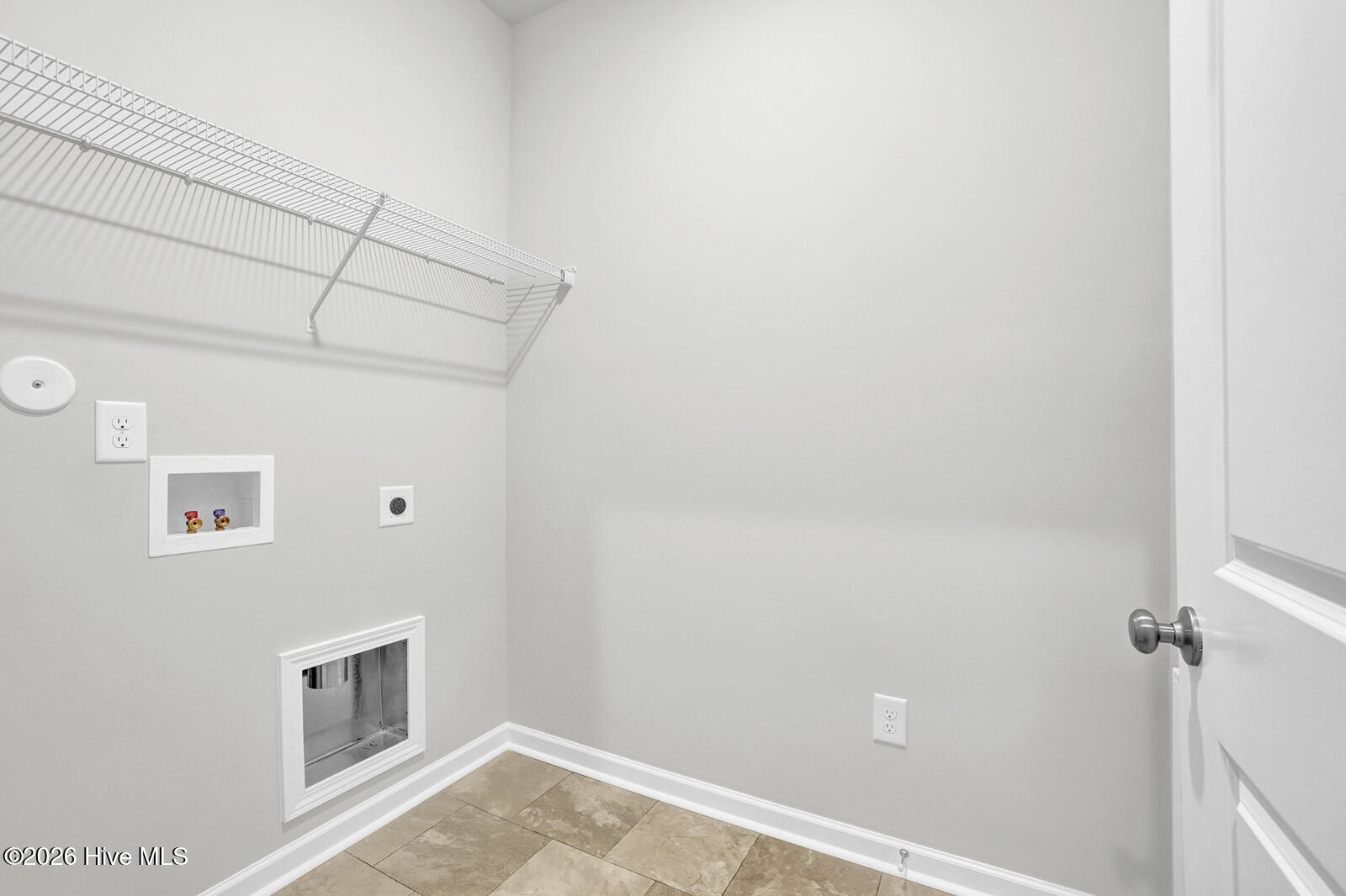 100550111 | Photo 23