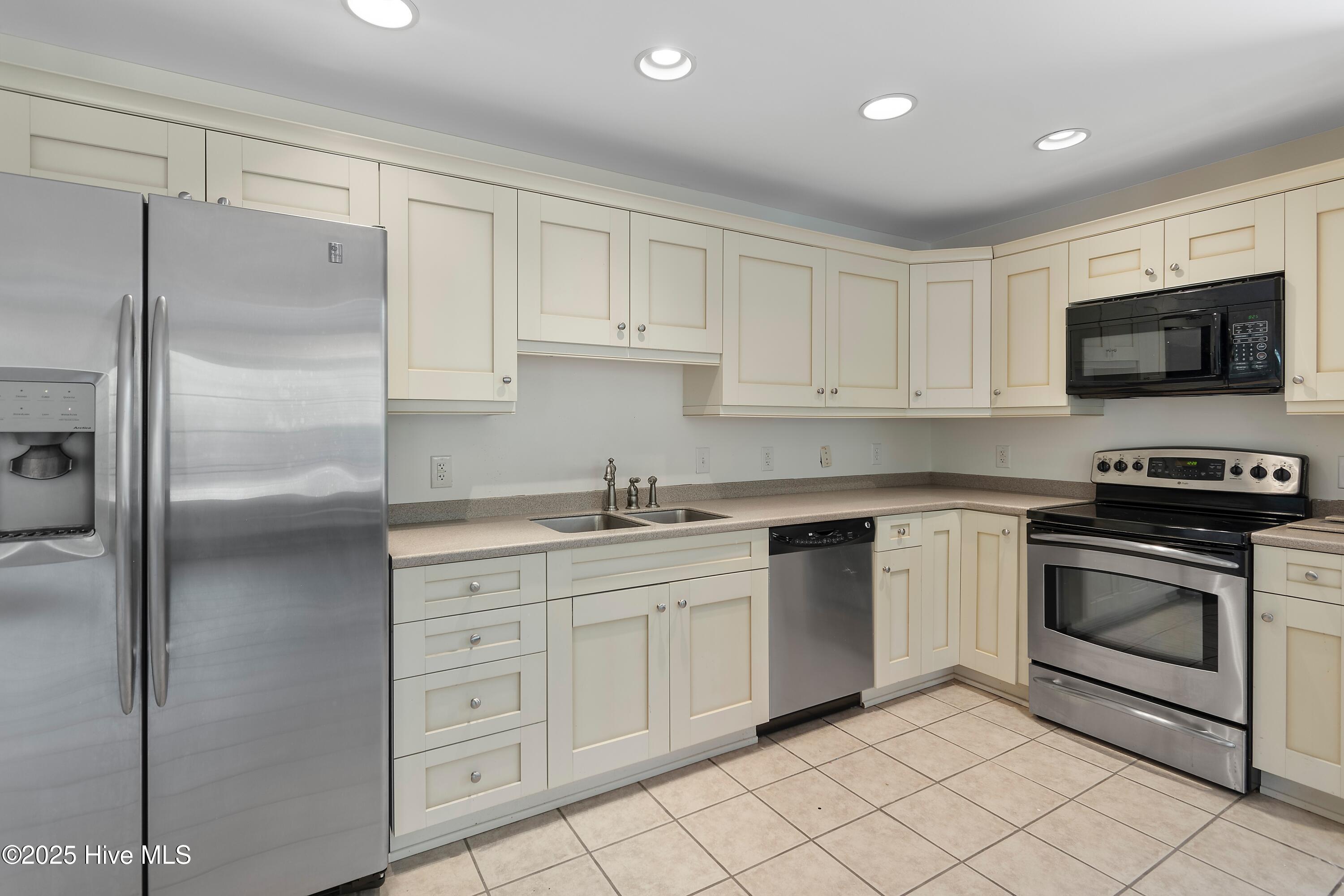 100491717 | Photo 71