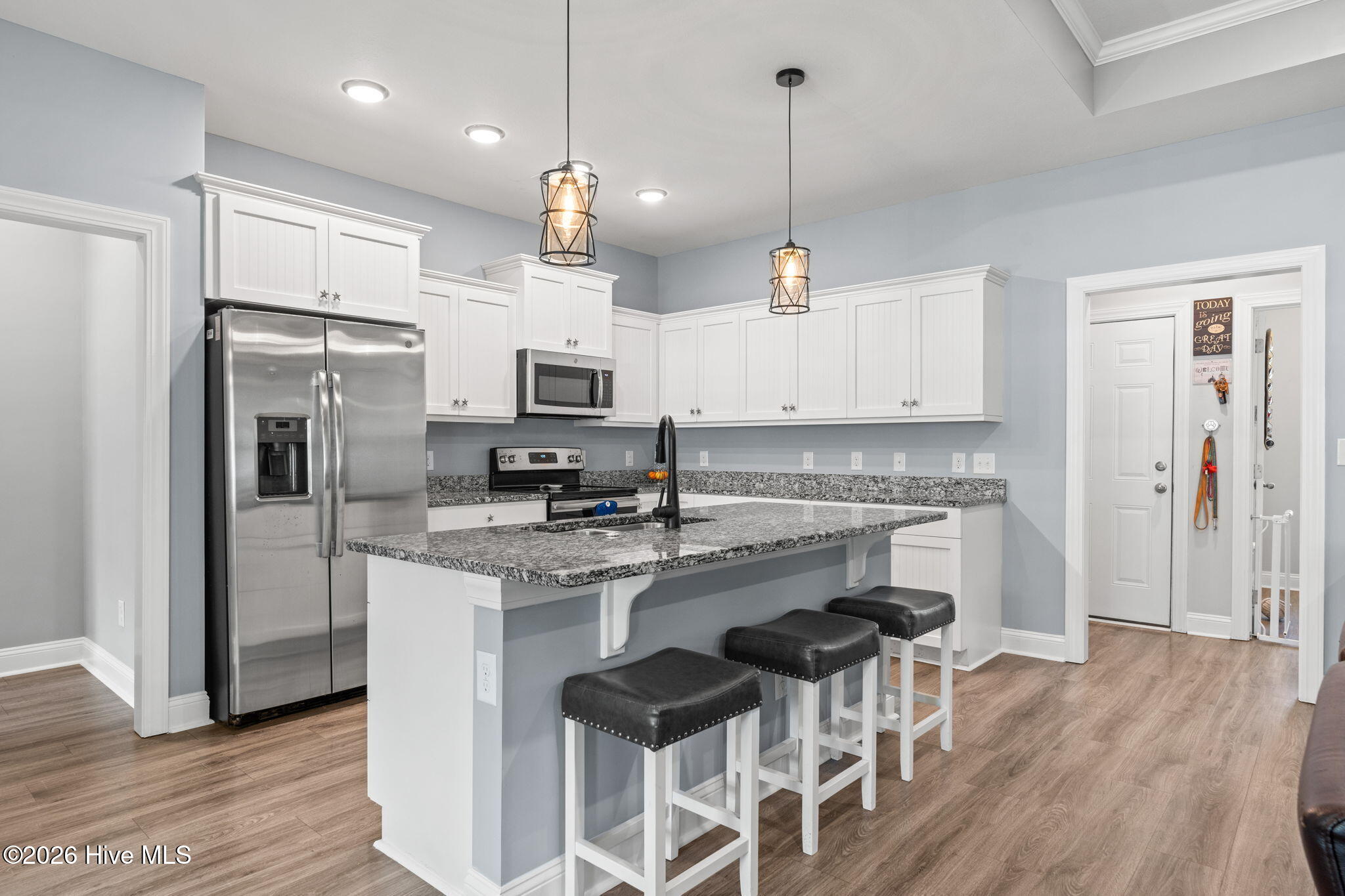 100568140 | Photo 11