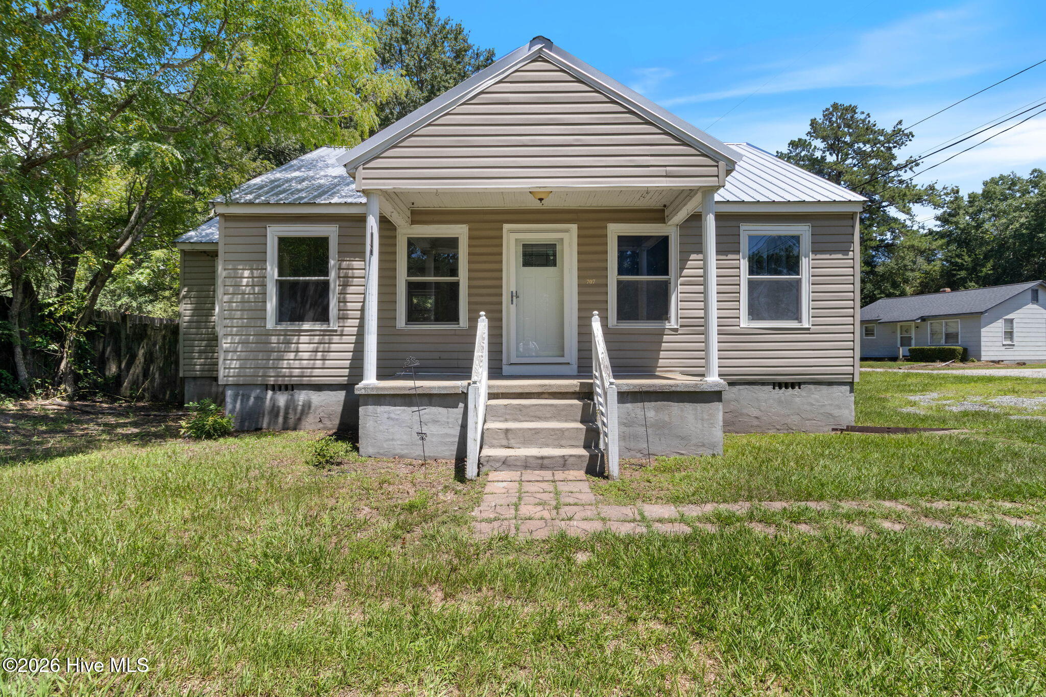 1st image of 707 E Broad St, Elizabethtown, NC 28337 | MLS# 100595313