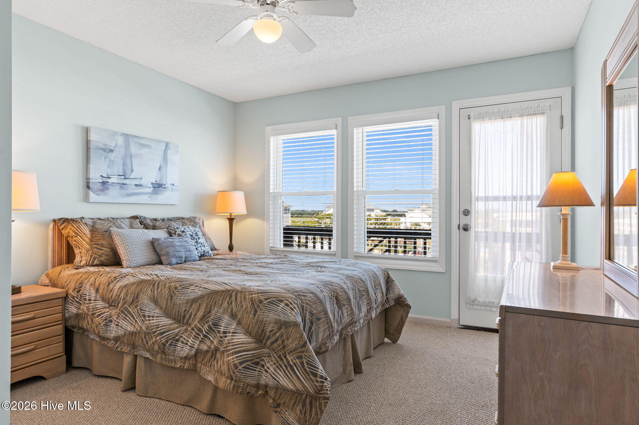 100564917 | Photo 38