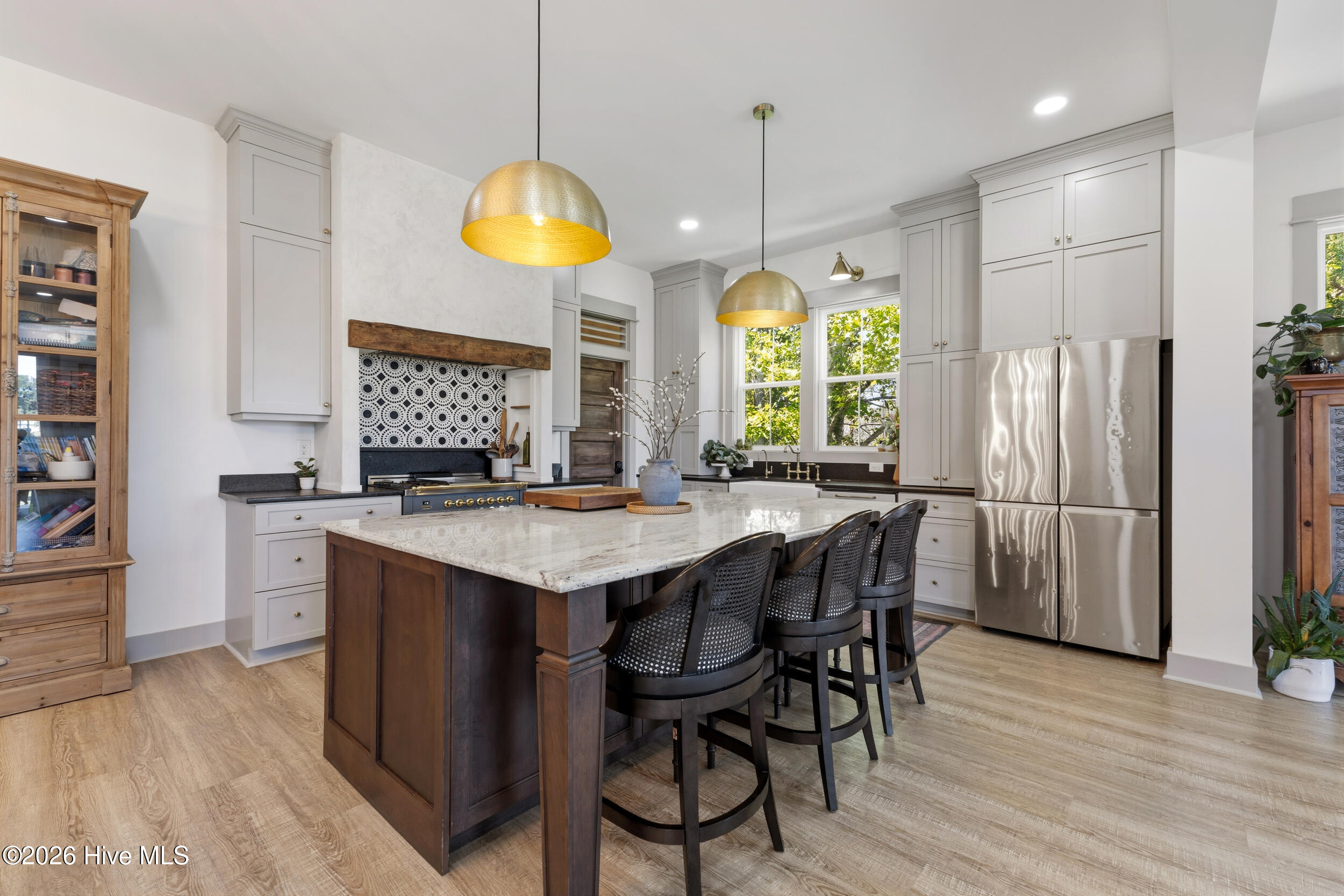 100570688 | Photo 20