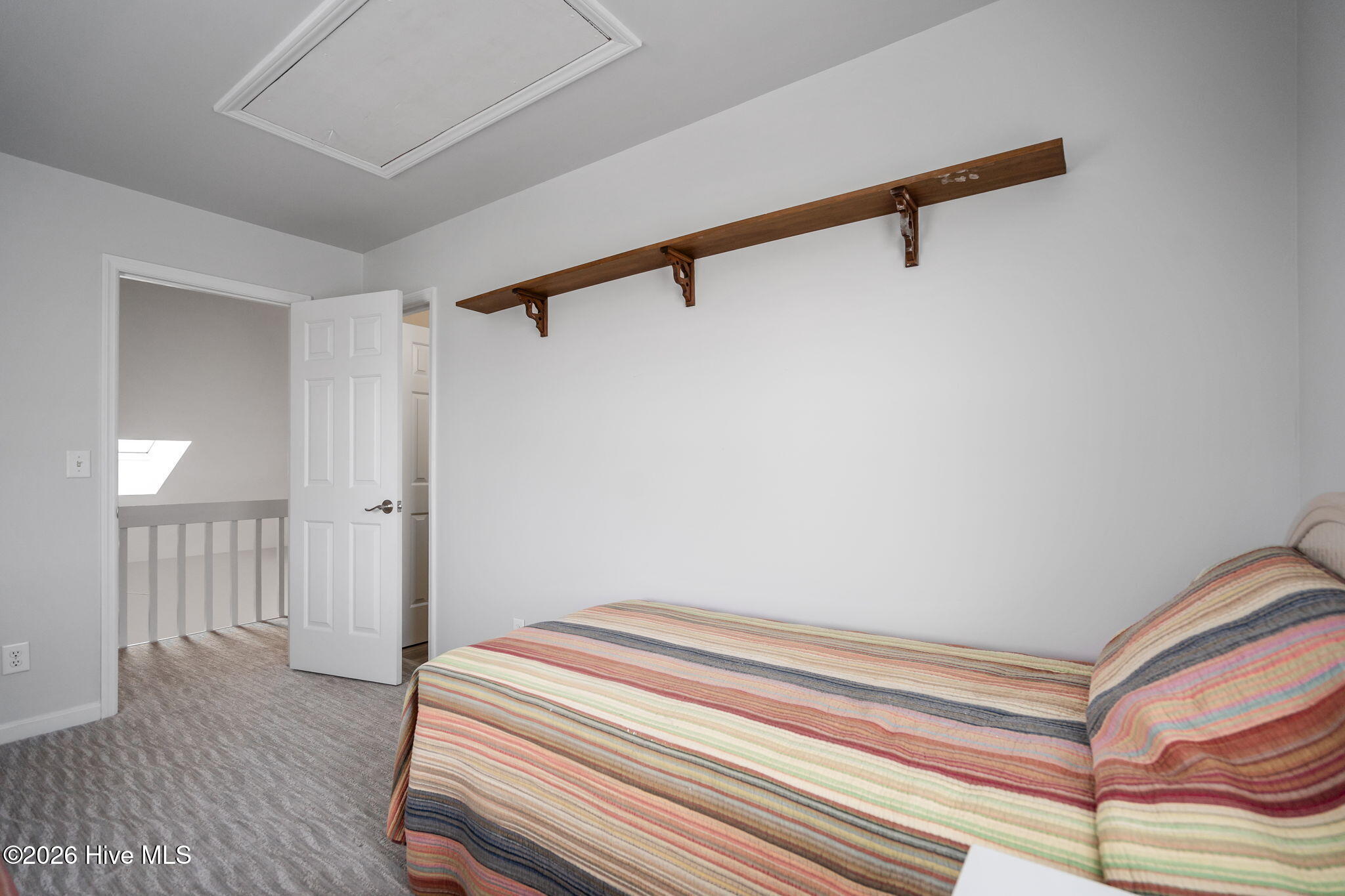 100562748 | Photo 27