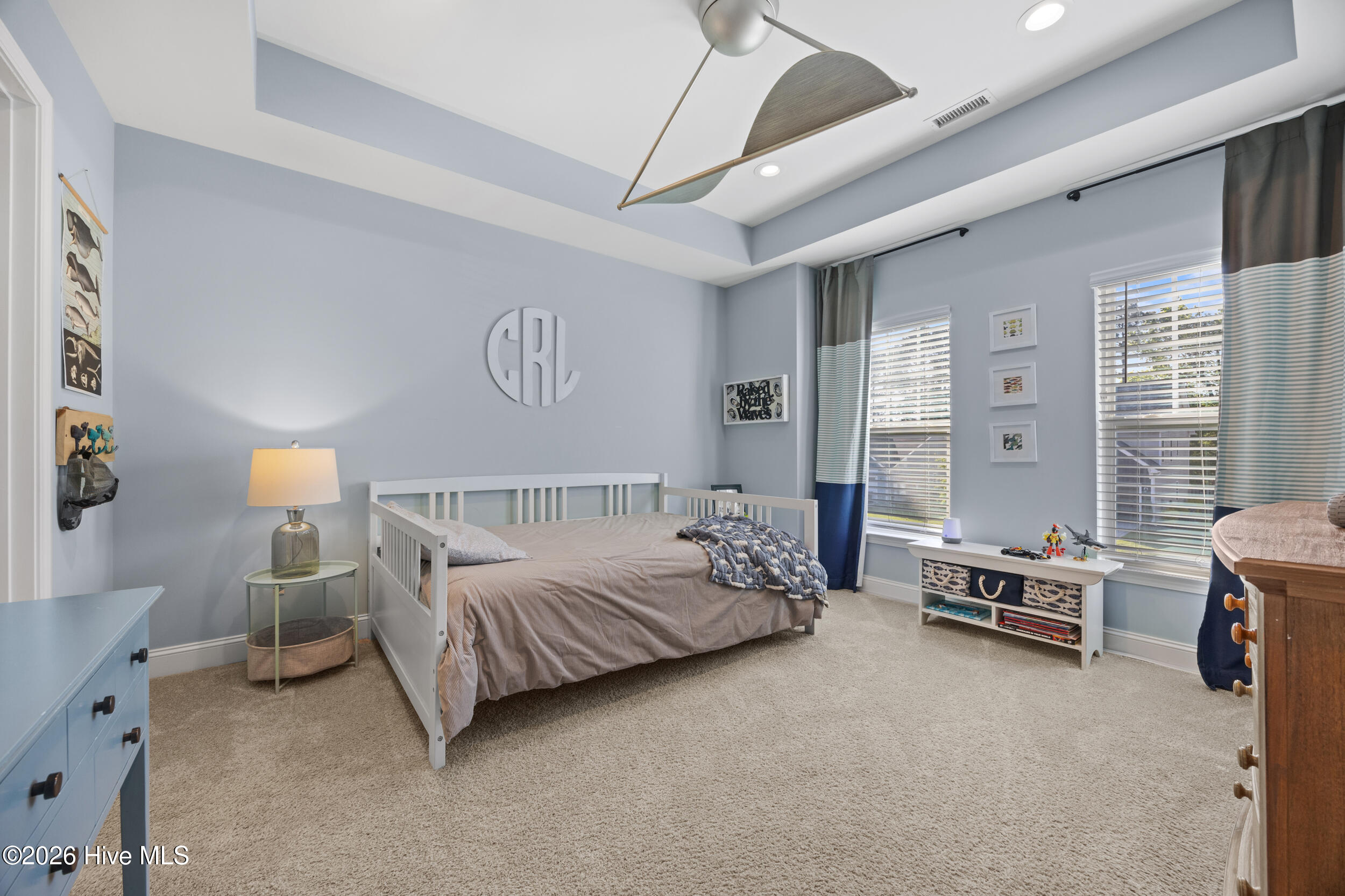 100566940 | Photo 52