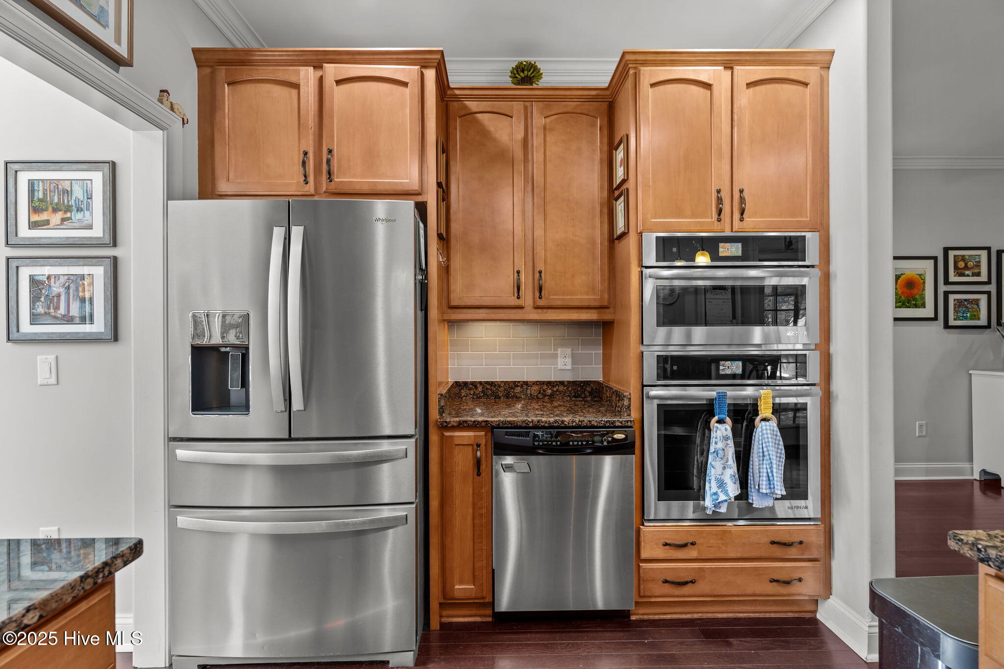 100538493 | Photo 11