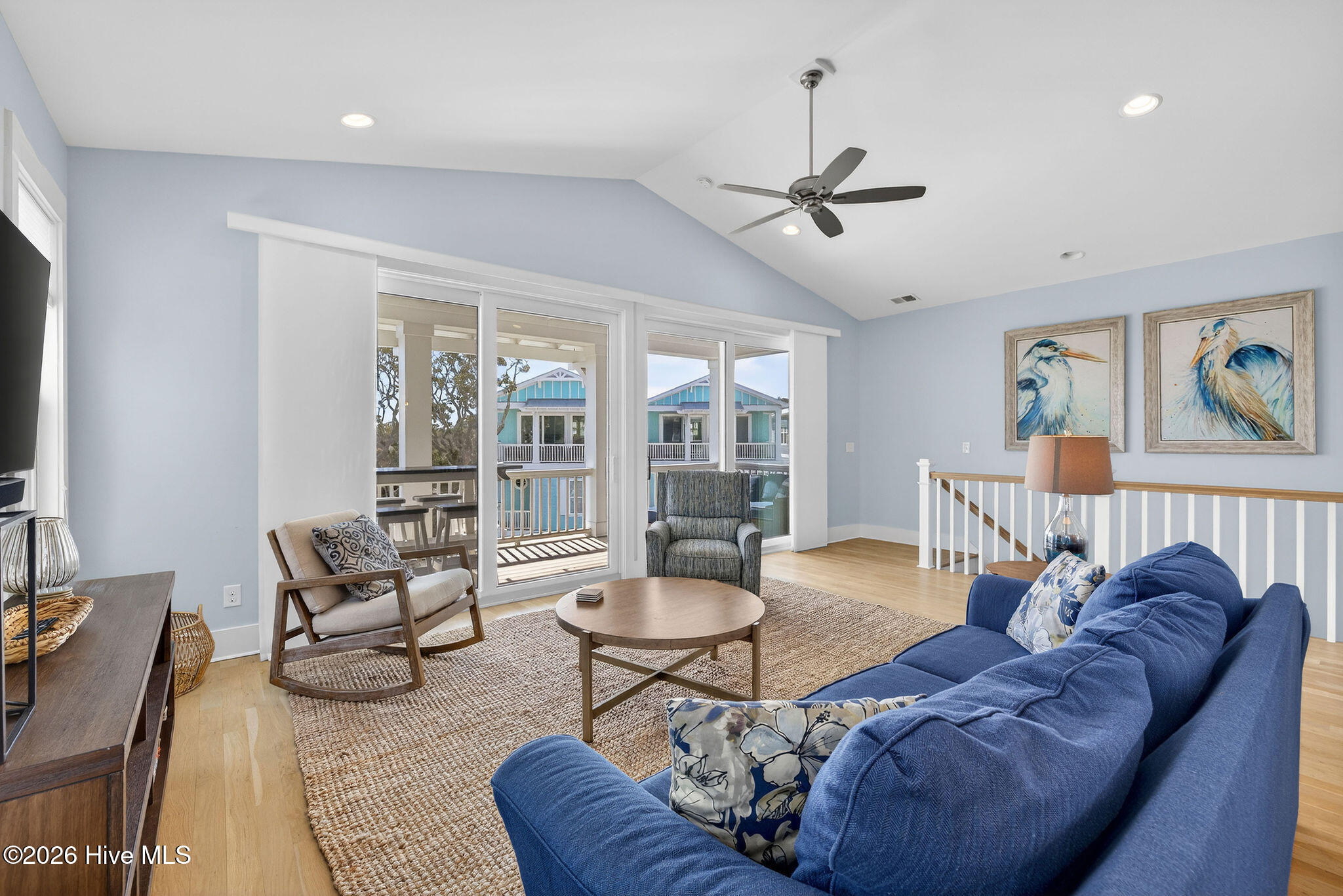 100555163 | Photo 15