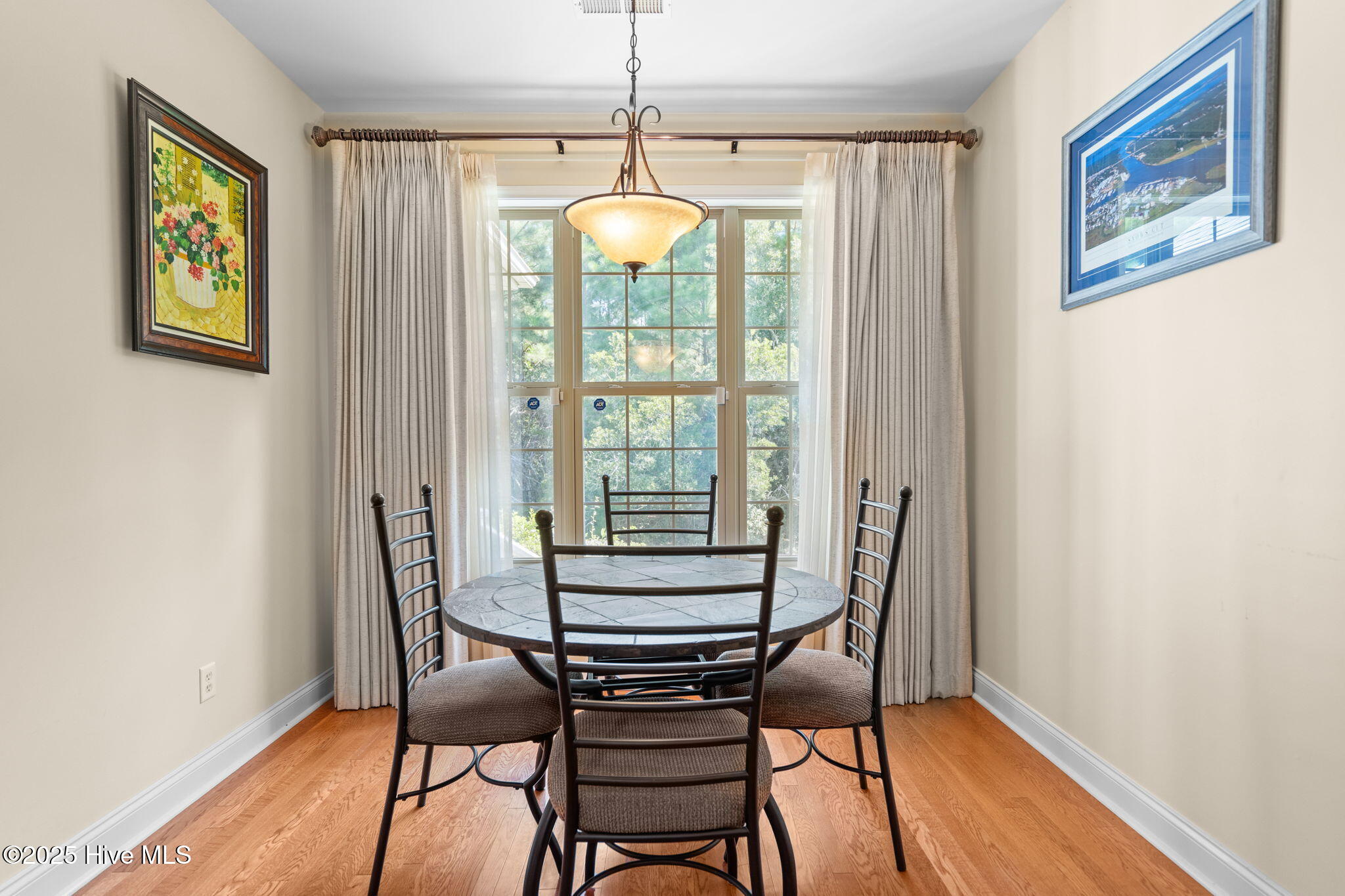 100525755 | Photo 21