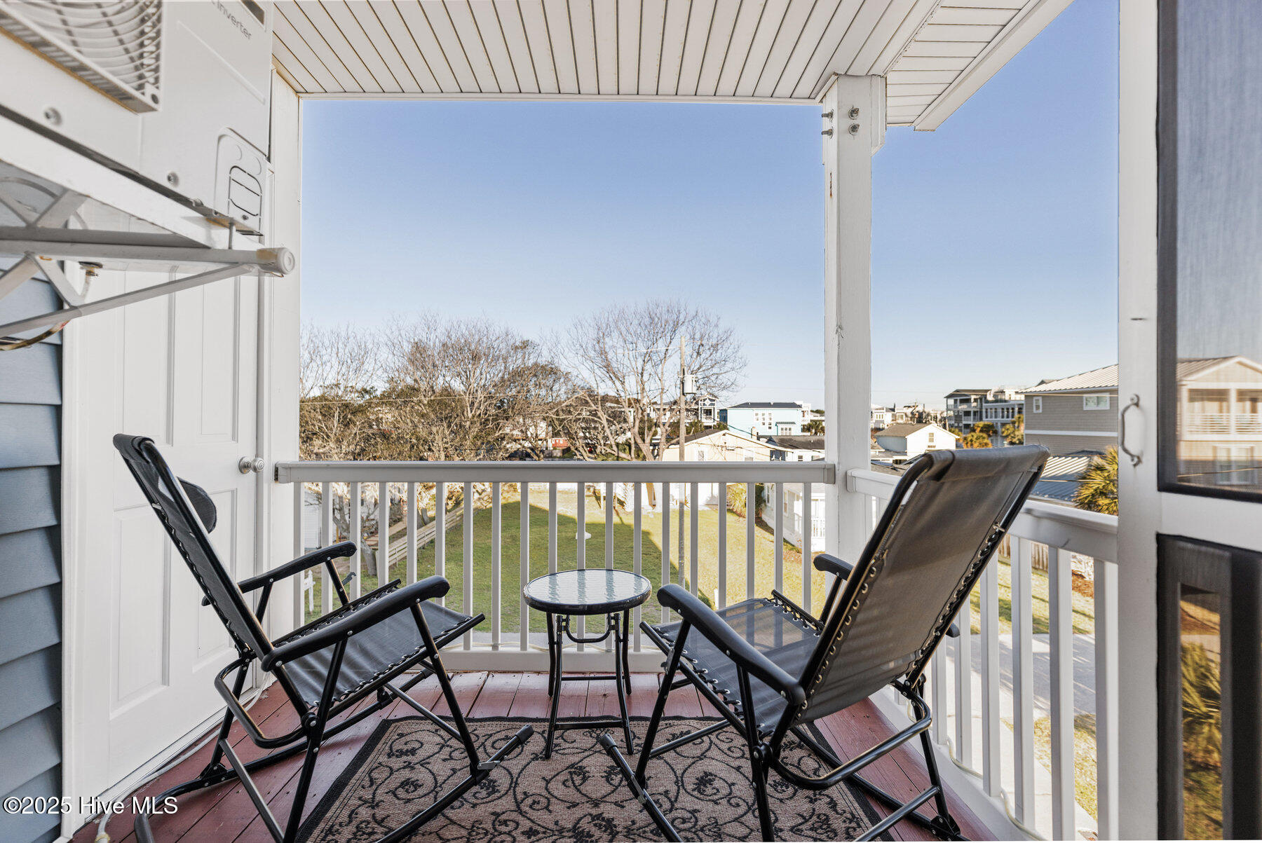 100557763 | Photo 30